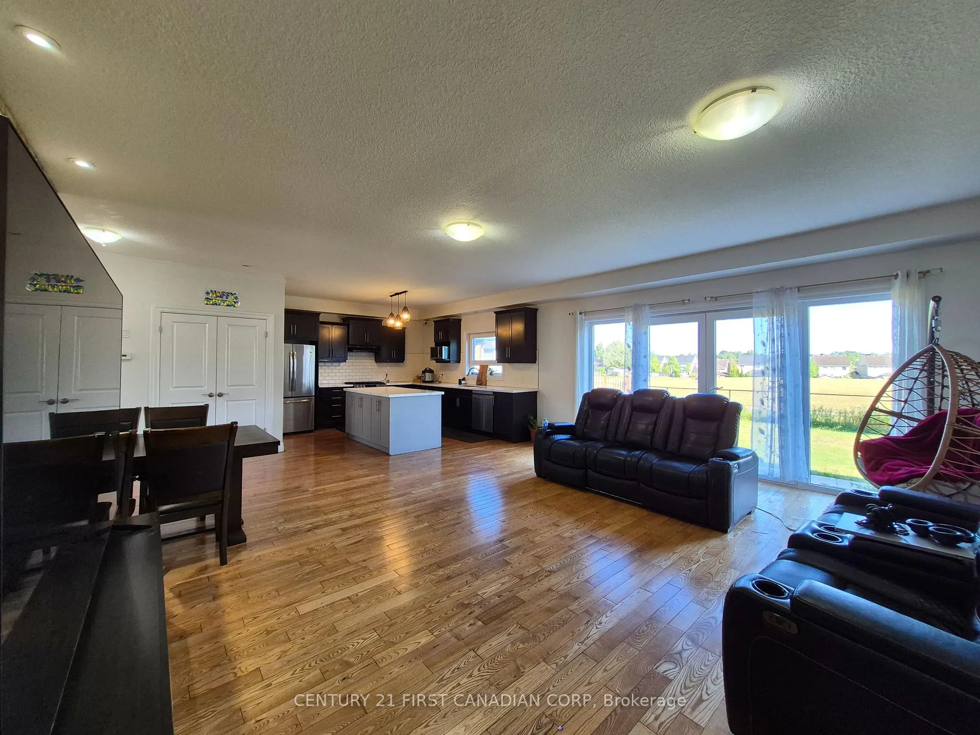 Photo 7 of 1961 Cedarpark Drive, London, North D — HOMEH