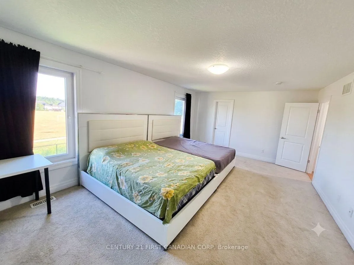 Photo 11 of 1961 Cedarpark Drive, London, North D — HOMEH