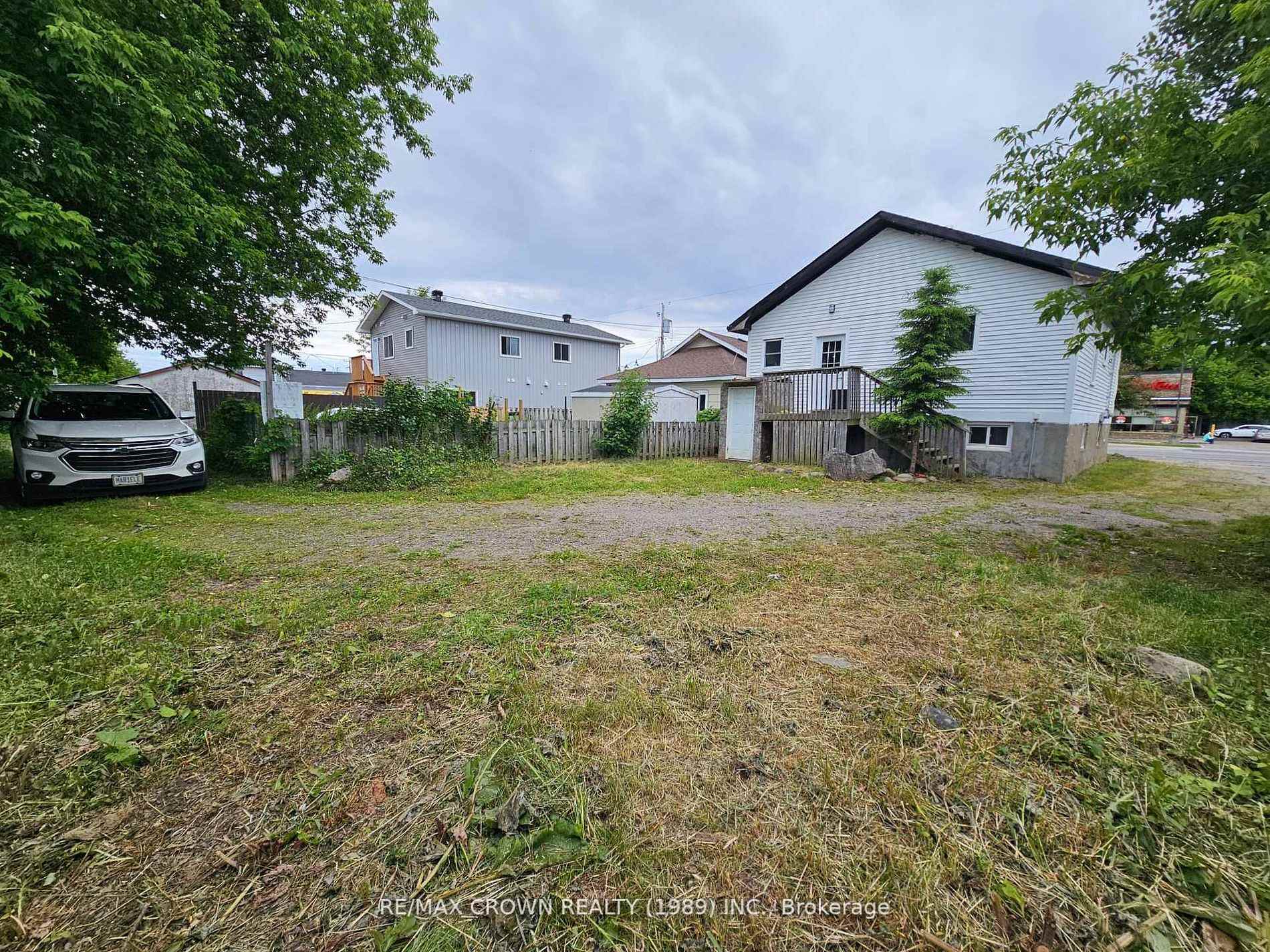 Photo 4 of 28 Lakeshore Drive, North Bay, Ferris — HOMEH
