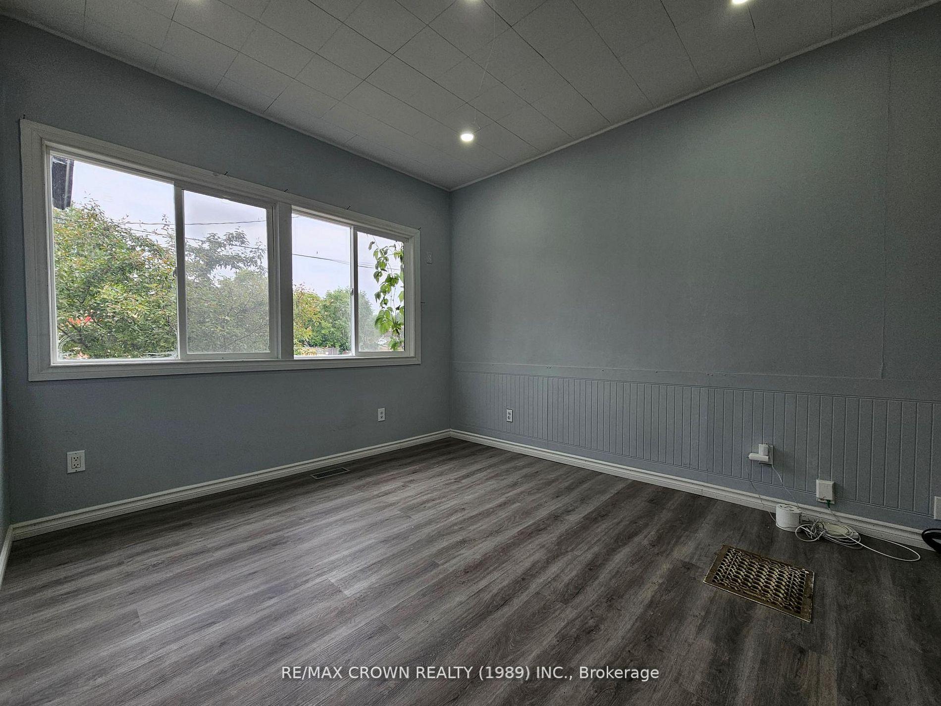 Photo 9 of 28 Lakeshore Drive, North Bay, Ferris — HOMEH