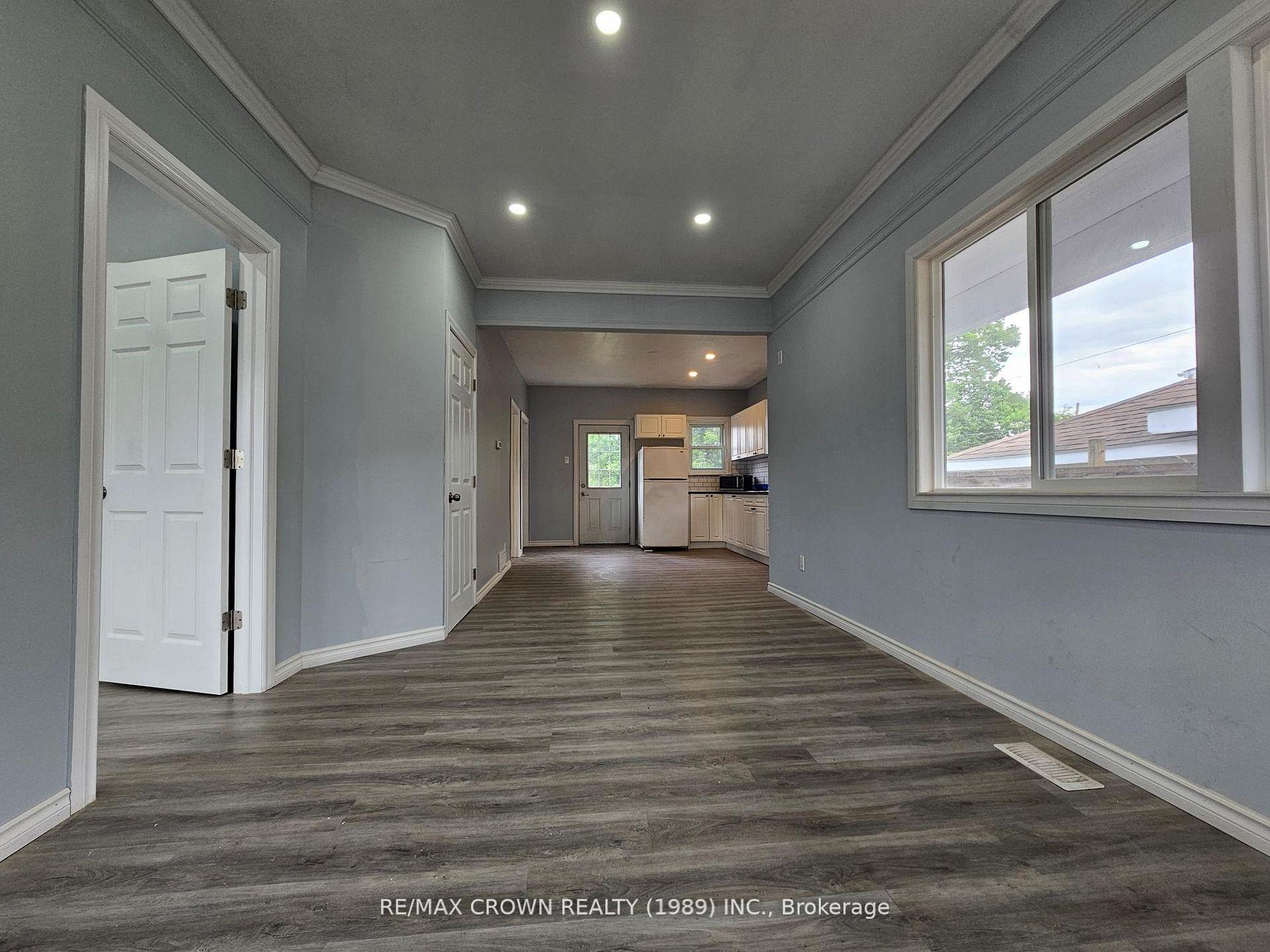 Photo 10 of 28 Lakeshore Drive, North Bay, Ferris — HOMEH