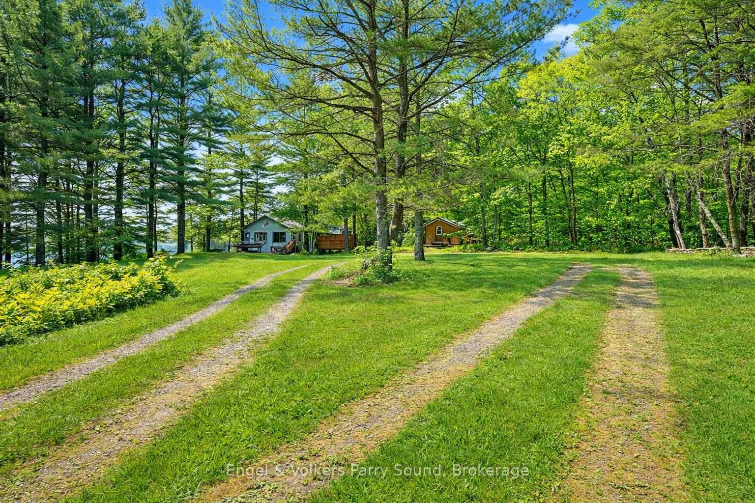 Photo 5 of 53 Birdwood Lane, McDougall — HOMEH