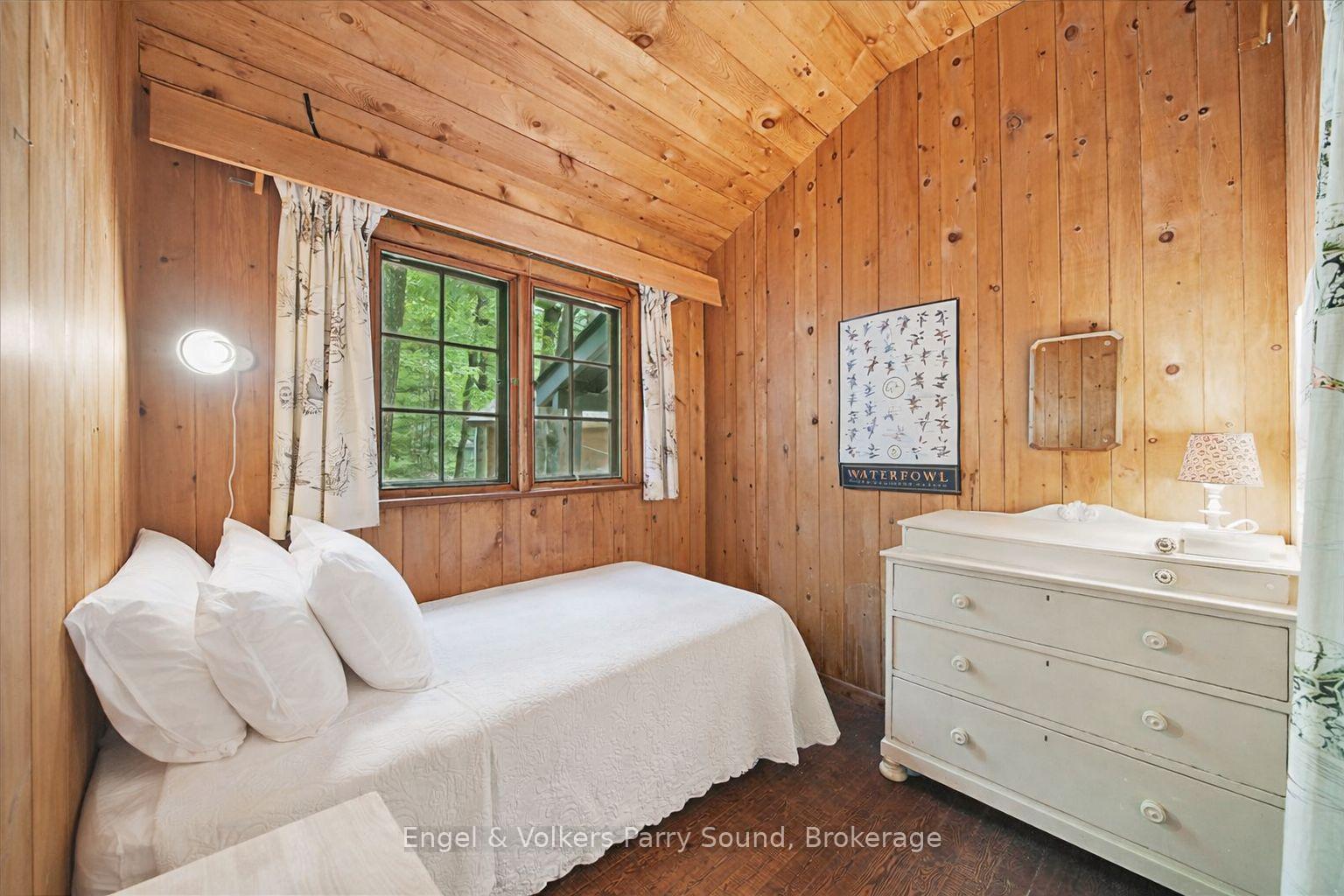 Photo 12 of 53 Birdwood Lane, McDougall — HOMEH