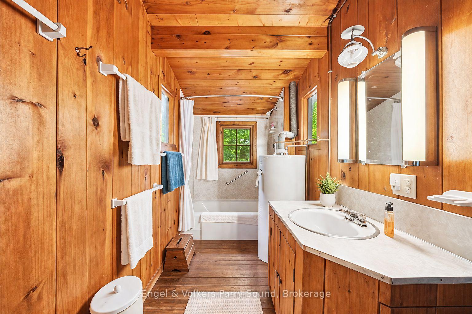 Photo 14 of 53 Birdwood Lane, McDougall — HOMEH