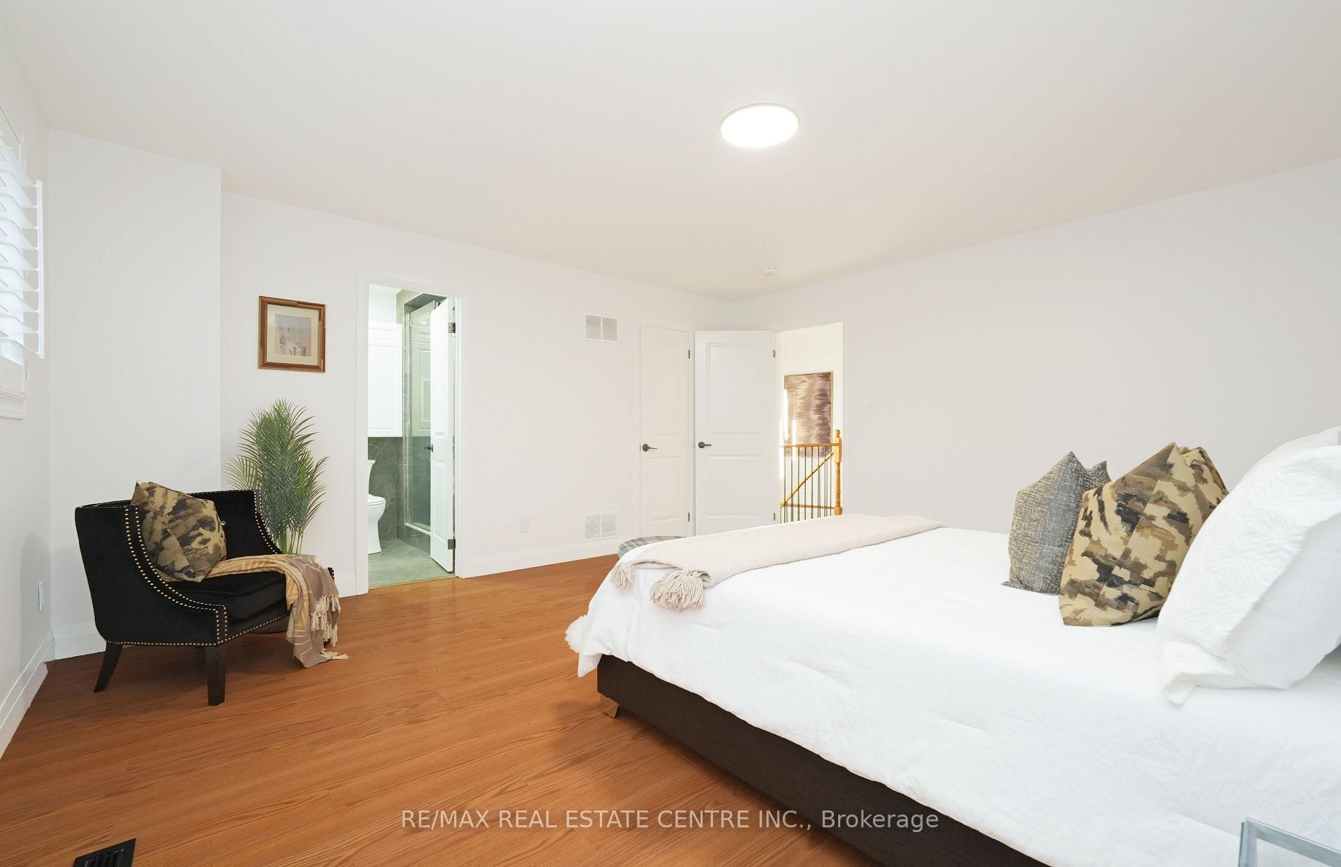 Photo 15 of 15 Donna Drive, Brampton, Heart Lake West — HOMEH