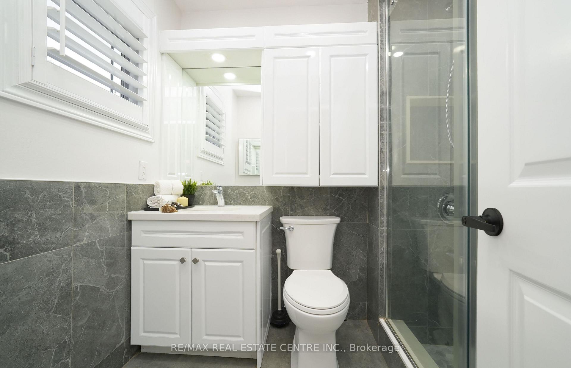 Photo 16 of 15 Donna Drive, Brampton, Heart Lake West — HOMEH