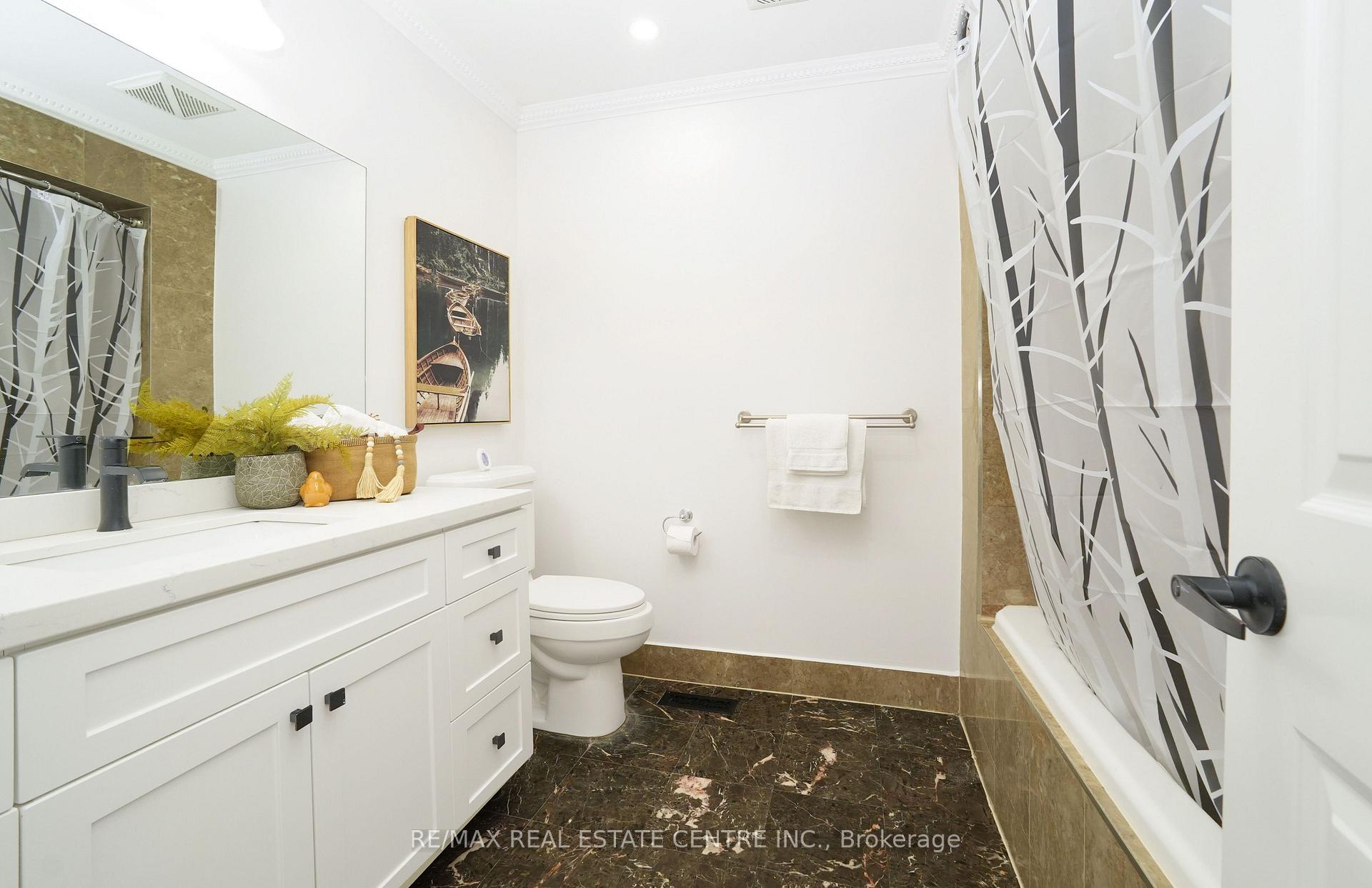 Photo 18 of 15 Donna Drive, Brampton, Heart Lake West — HOMEH