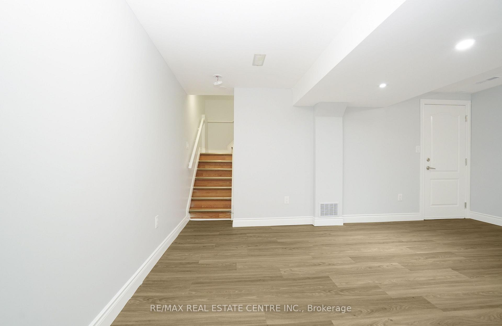 Photo 23 of 15 Donna Drive, Brampton, Heart Lake West — HOMEH