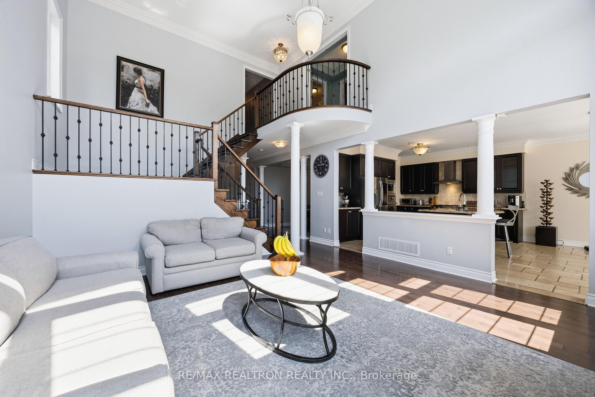 Photo 5 of 57 Dimarino Drive, Vaughan, Patterson — HOMEH