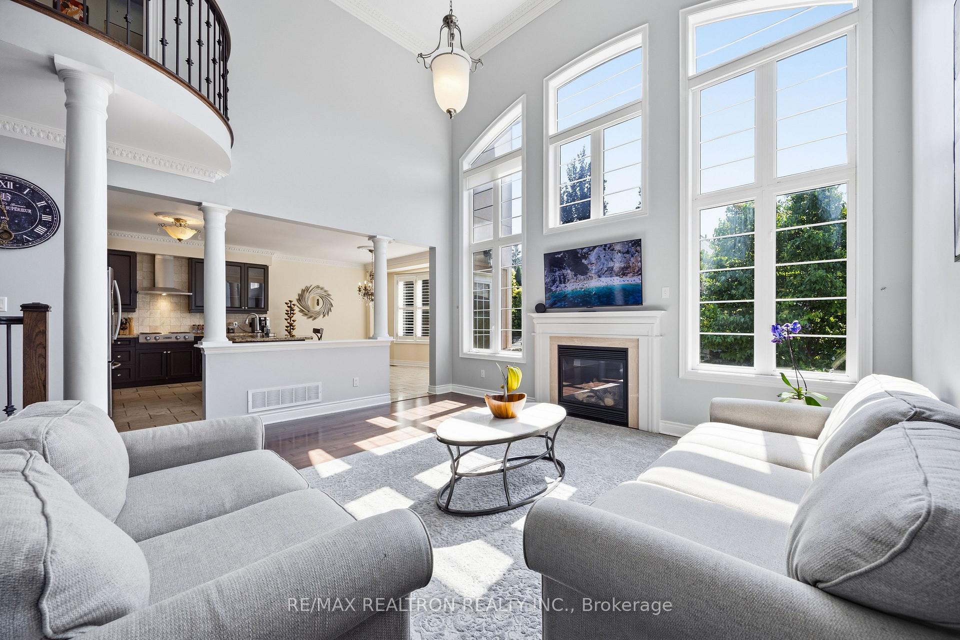 Photo 6 of 57 Dimarino Drive, Vaughan, Patterson — HOMEH