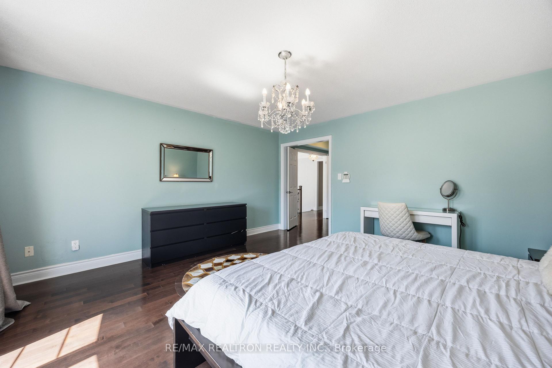 Photo 17 of 57 Dimarino Drive, Vaughan, Patterson — HOMEH
