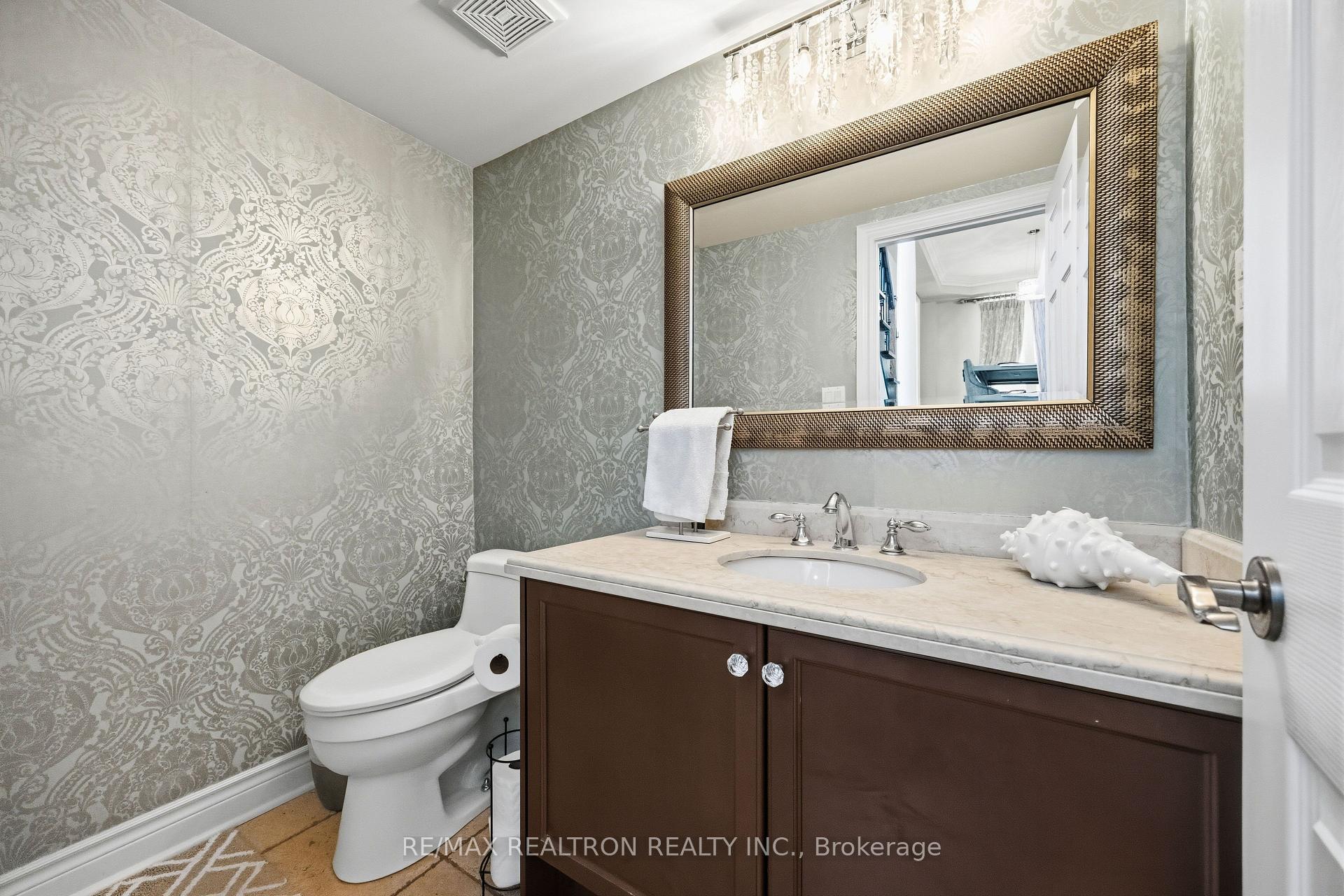 Photo 18 of 57 Dimarino Drive, Vaughan, Patterson — HOMEH