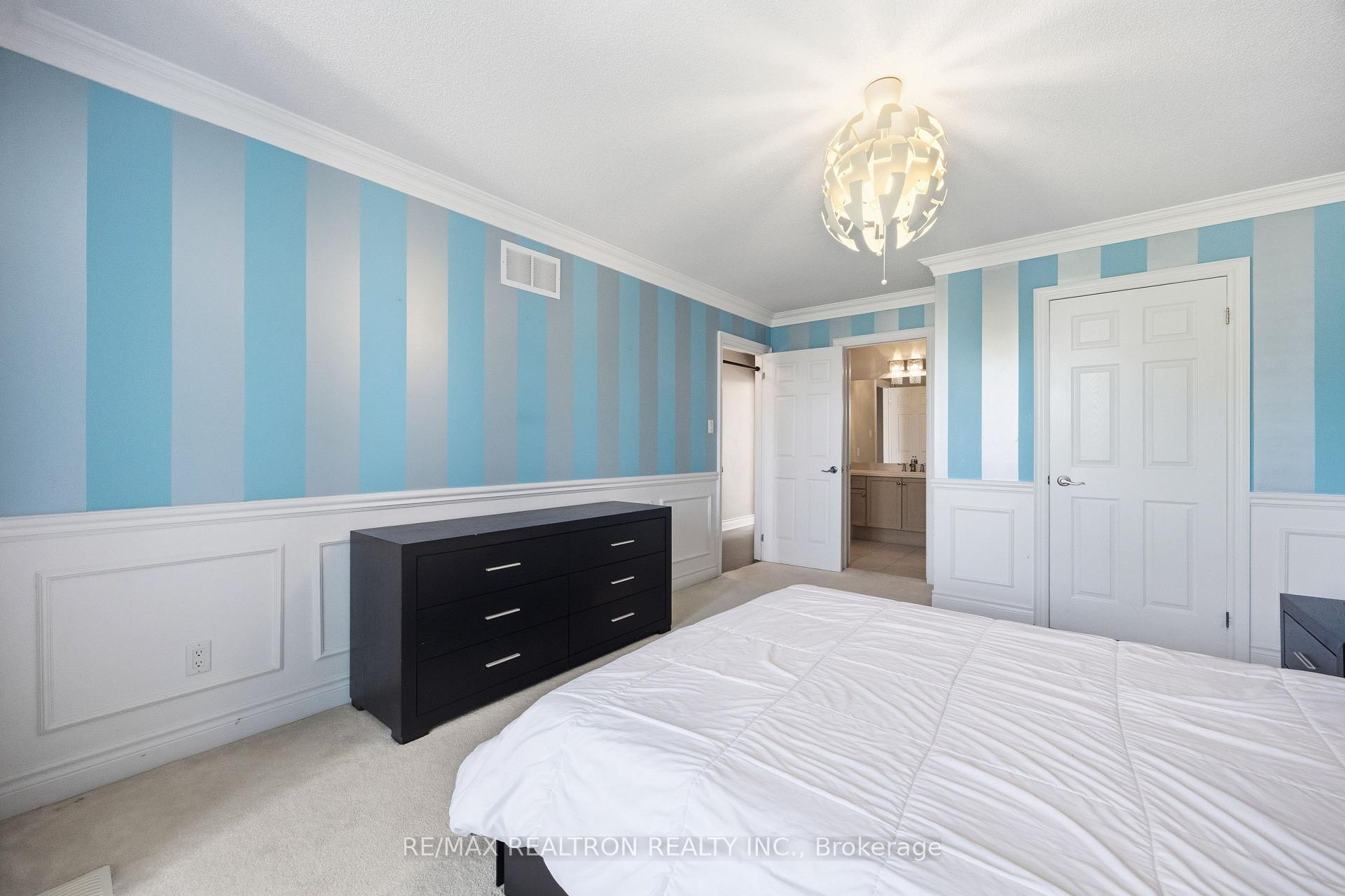 Photo 23 of 57 Dimarino Drive, Vaughan, Patterson — HOMEH