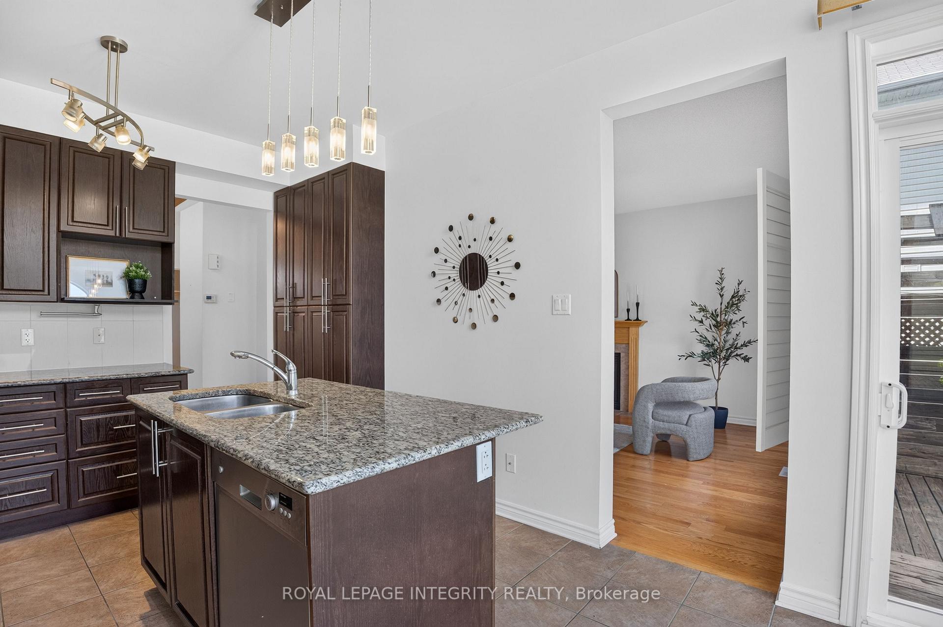 Photo 11 of 275 Kiwanis Court, Ottawa, Hunt Club Park/Greenboro — HOMEH