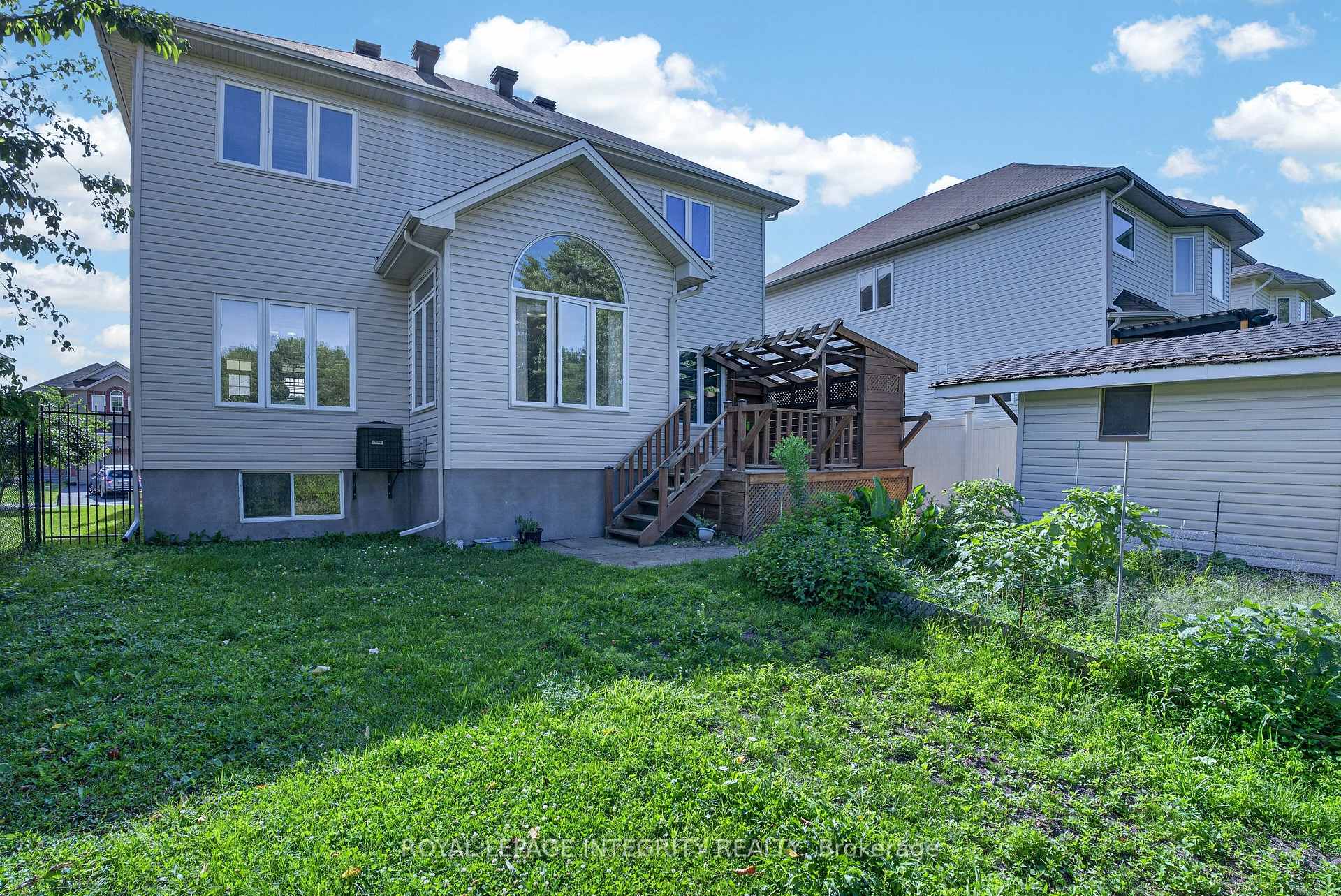 Photo 32 of 275 Kiwanis Court, Ottawa, Hunt Club Park/Greenboro — HOMEH