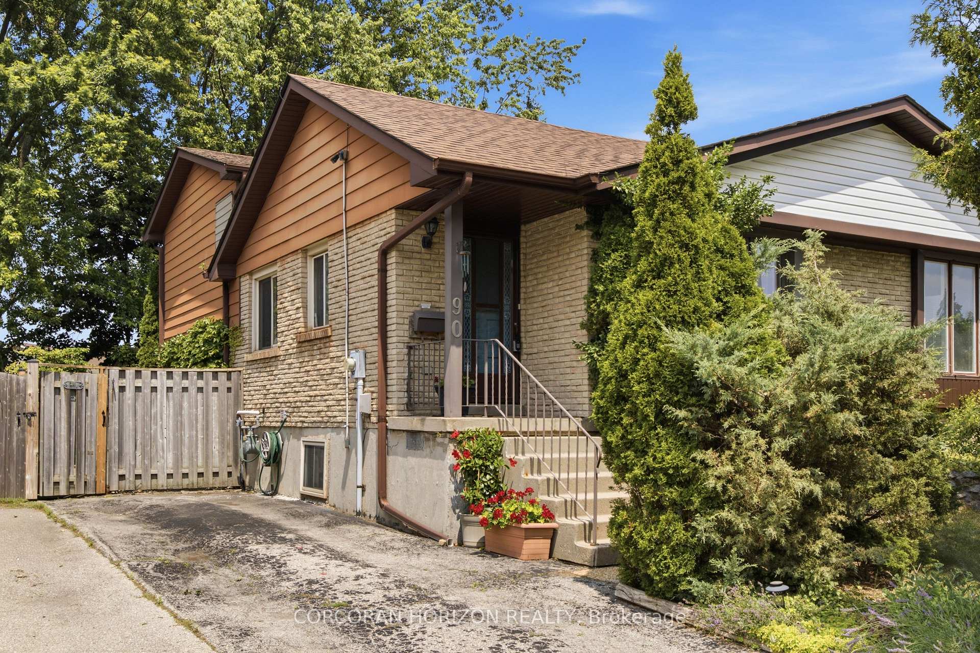 Photo 1 of 90 Halifax Drive, Kitchener, Grand River North — HOMEH