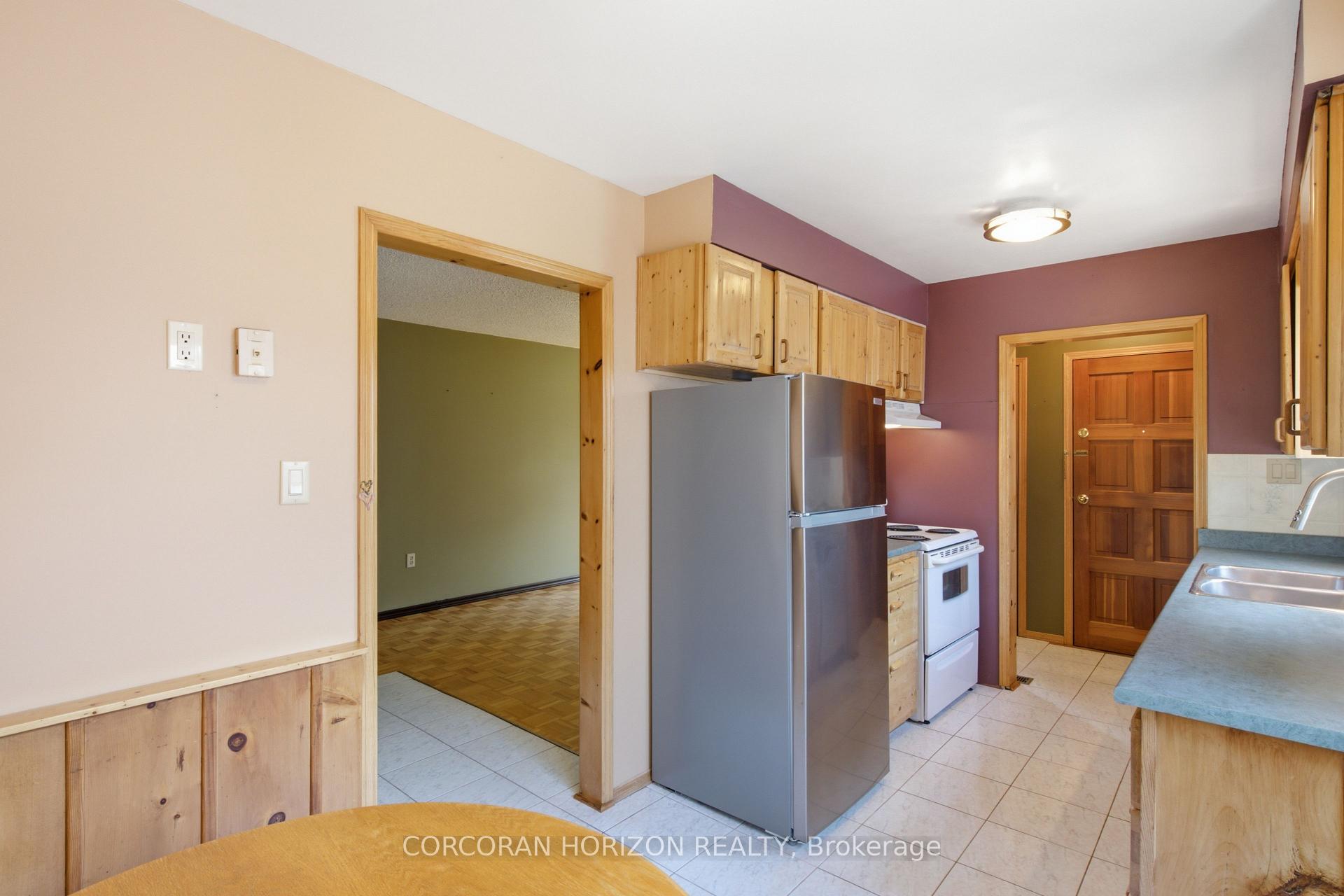 Photo 7 of 90 Halifax Drive, Kitchener, Grand River North — HOMEH