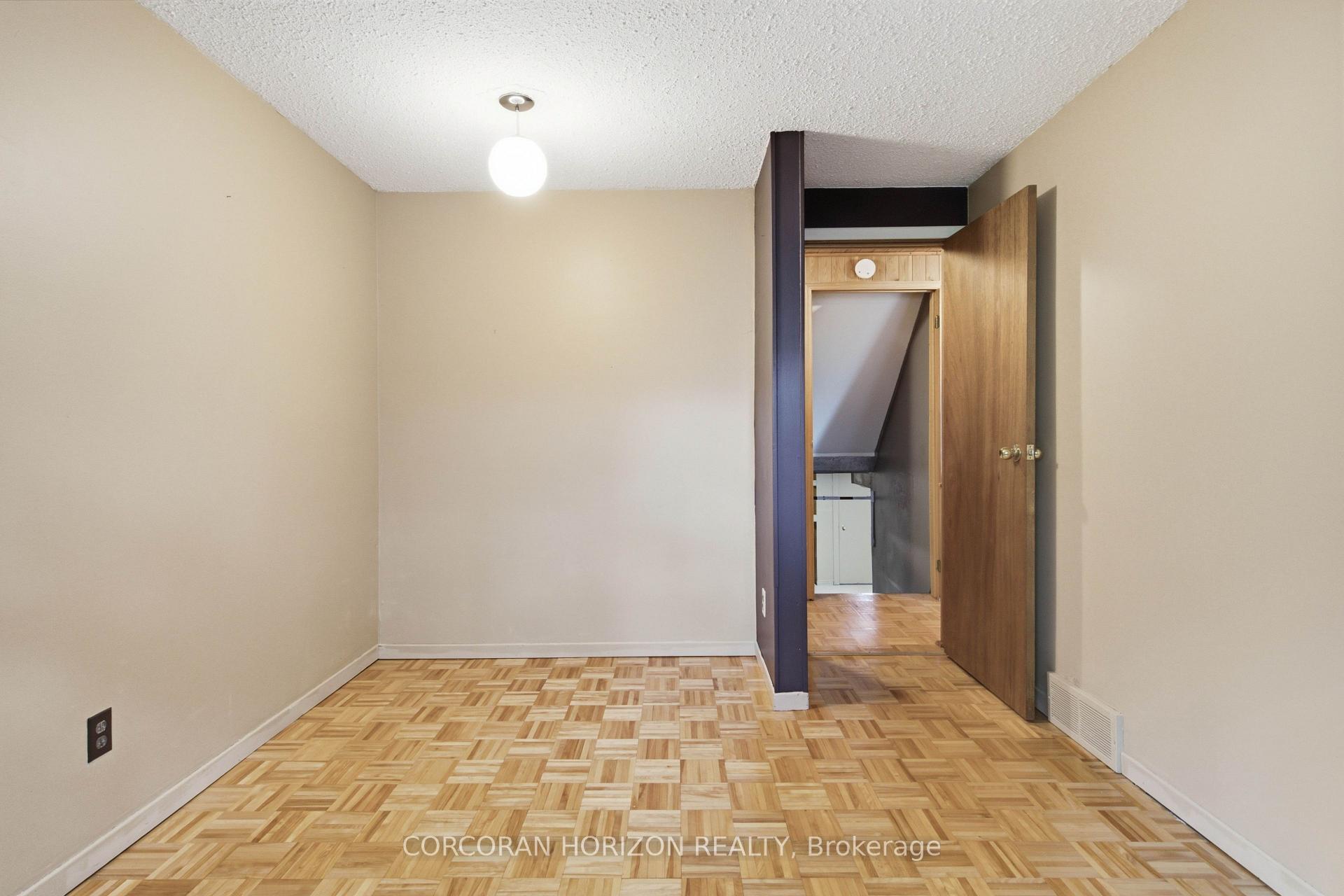 Photo 18 of 90 Halifax Drive, Kitchener, Grand River North — HOMEH
