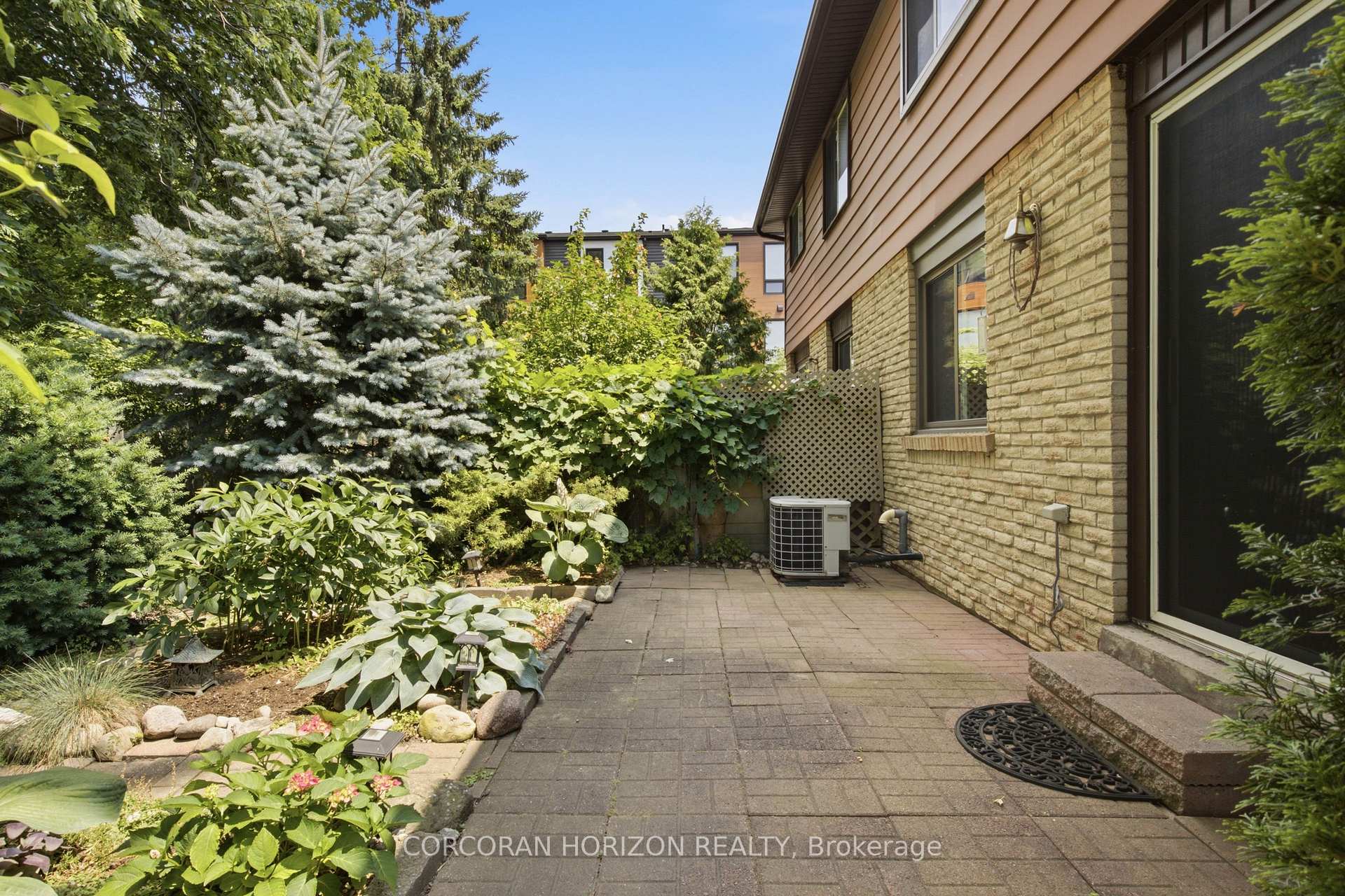 Photo 26 of 90 Halifax Drive, Kitchener, Grand River North — HOMEH