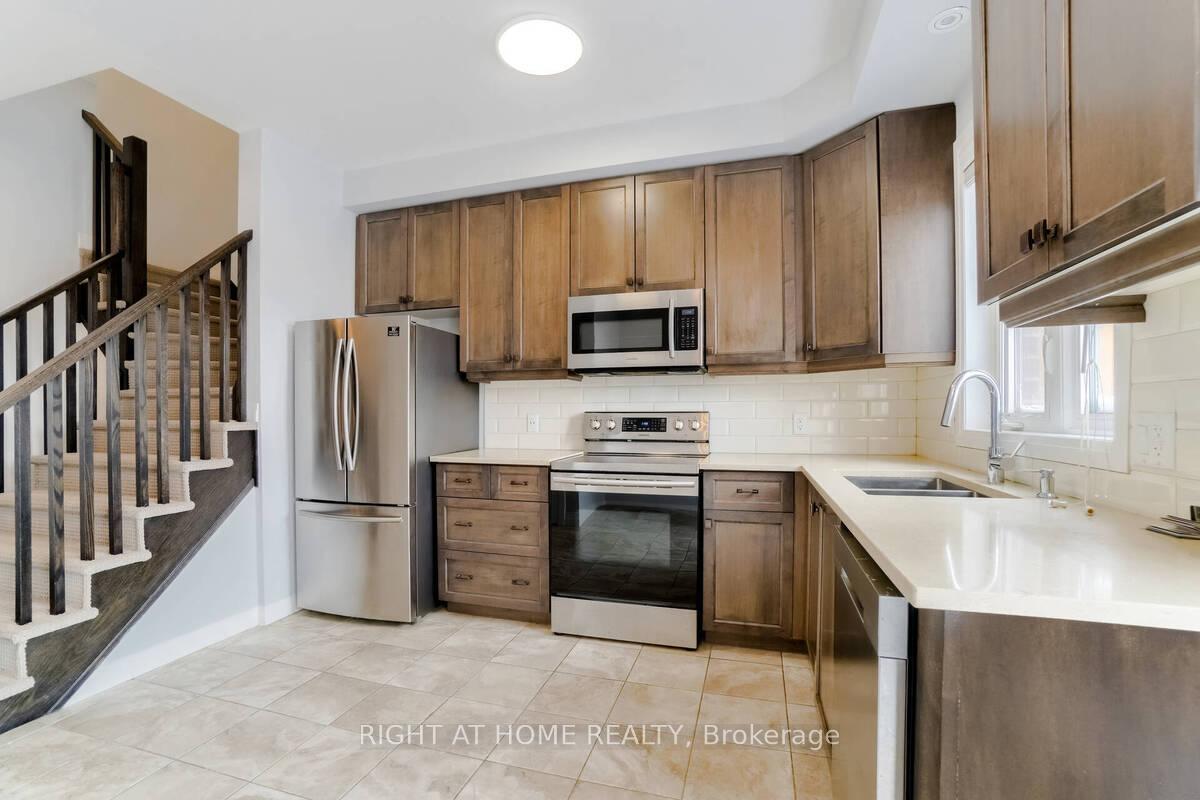 Photo 9 of Unit 63, 30 Times Square Boulevard, Hamilton, Stoney Creek — HOMEH