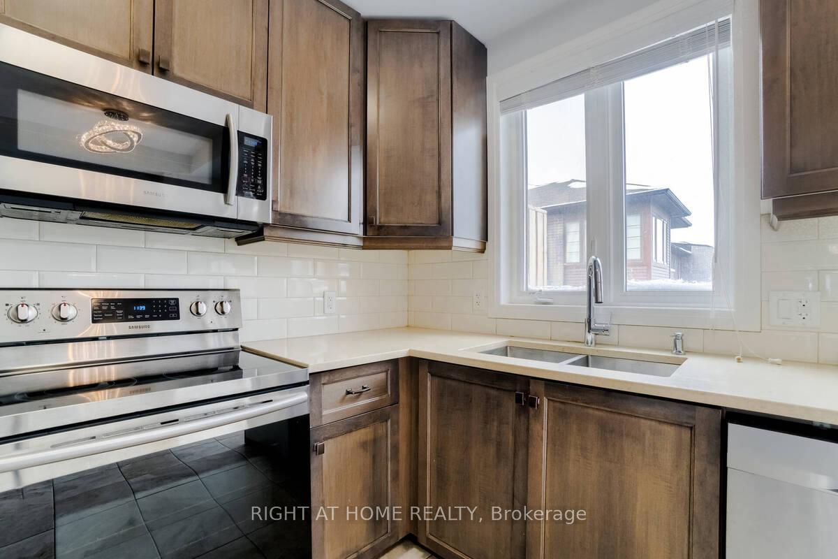 Photo 10 of Unit 63, 30 Times Square Boulevard, Hamilton, Stoney Creek — HOMEH