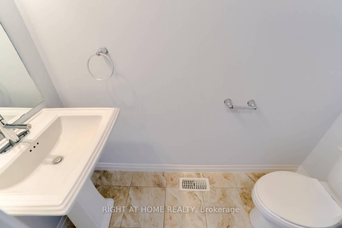 Photo 12 of Unit 63, 30 Times Square Boulevard, Hamilton, Stoney Creek — HOMEH