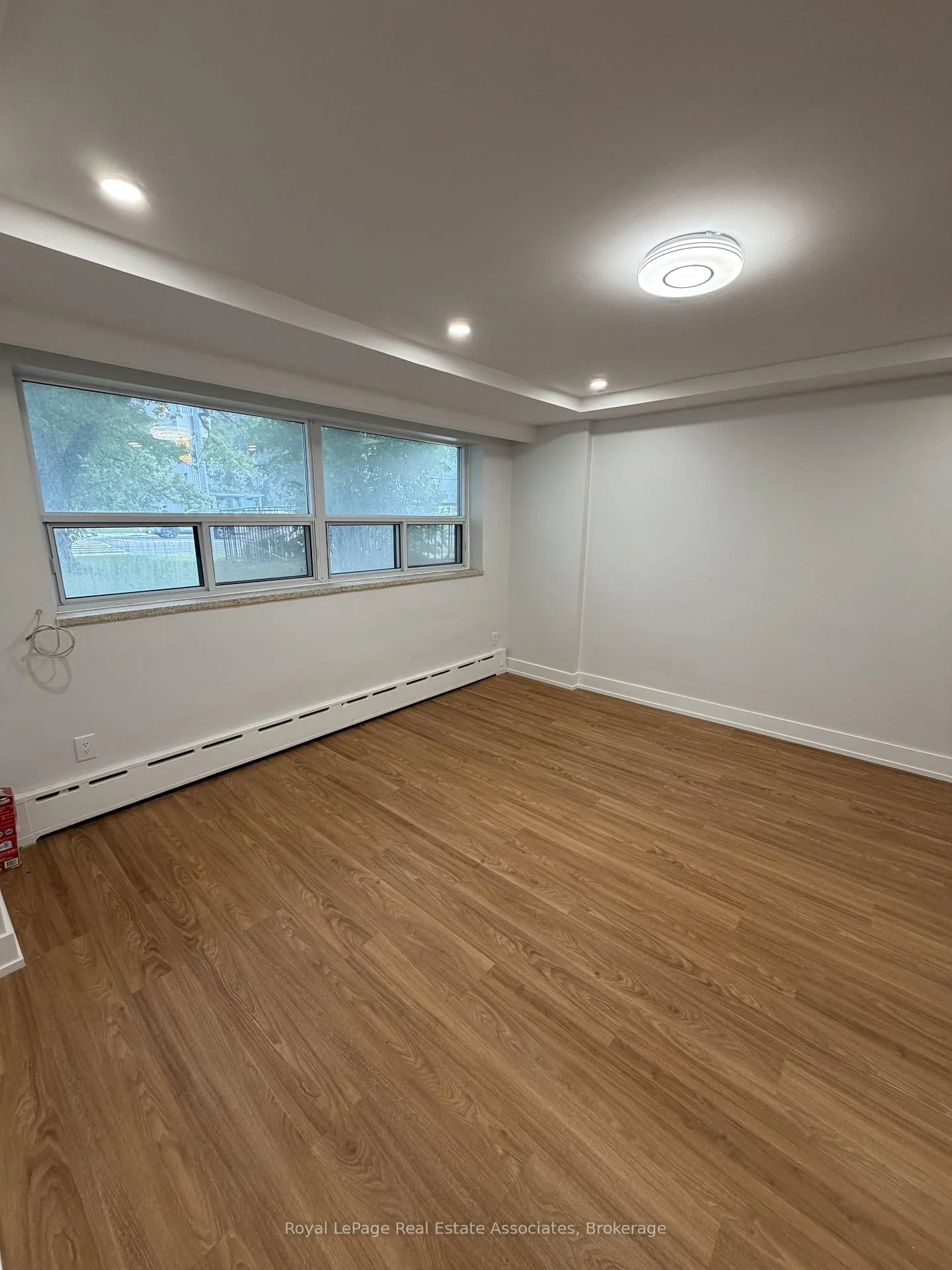 Photo 2 of Unit 1, 3877 Bathurst Street, North York, Lansing-Westgate — HOMEH