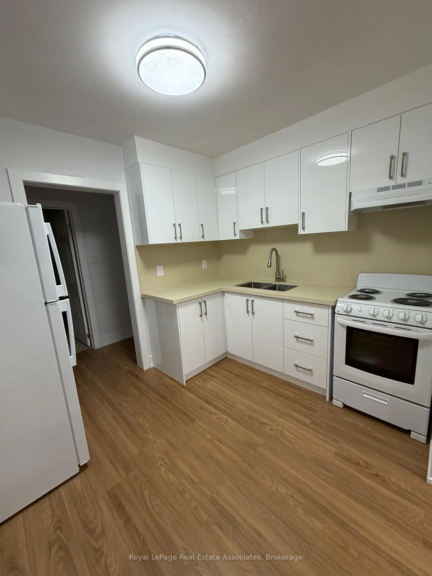 Photo 1 of Unit 1, 3877 Bathurst Street, North York, Lansing-Westgate — HOMEH