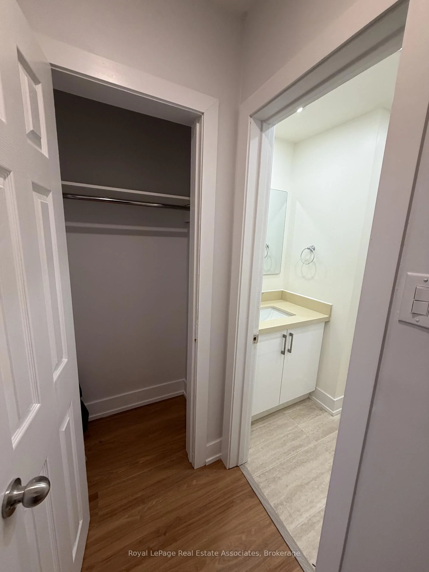 Photo 5 of Unit 1, 3877 Bathurst Street, North York, Lansing-Westgate — HOMEH