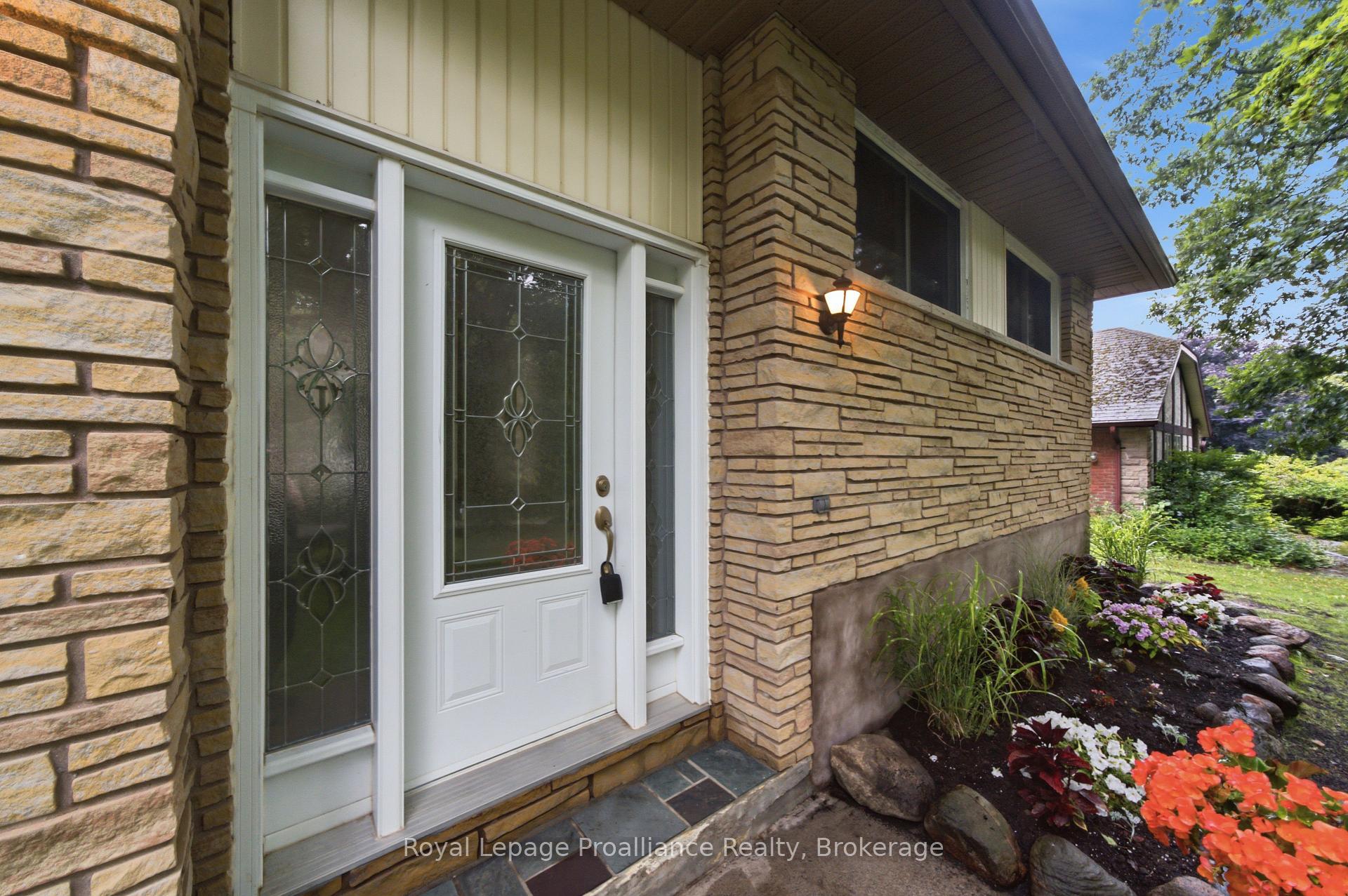 Photo 6 of 156 Pinehill Crescent, Belleville, Thurlow Ward — HOMEH