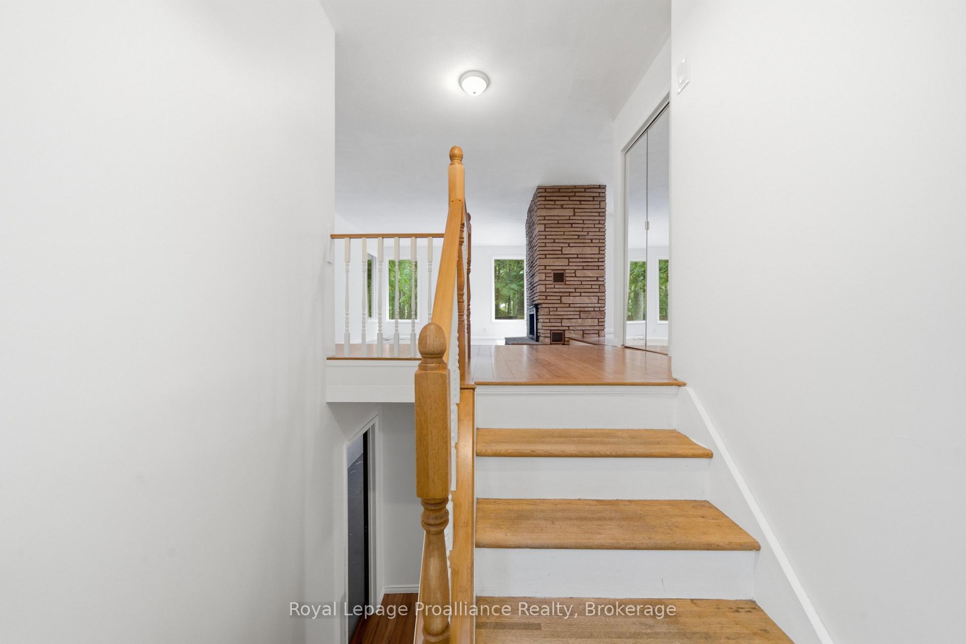 Photo 7 of 156 Pinehill Crescent, Belleville, Thurlow Ward — HOMEH
