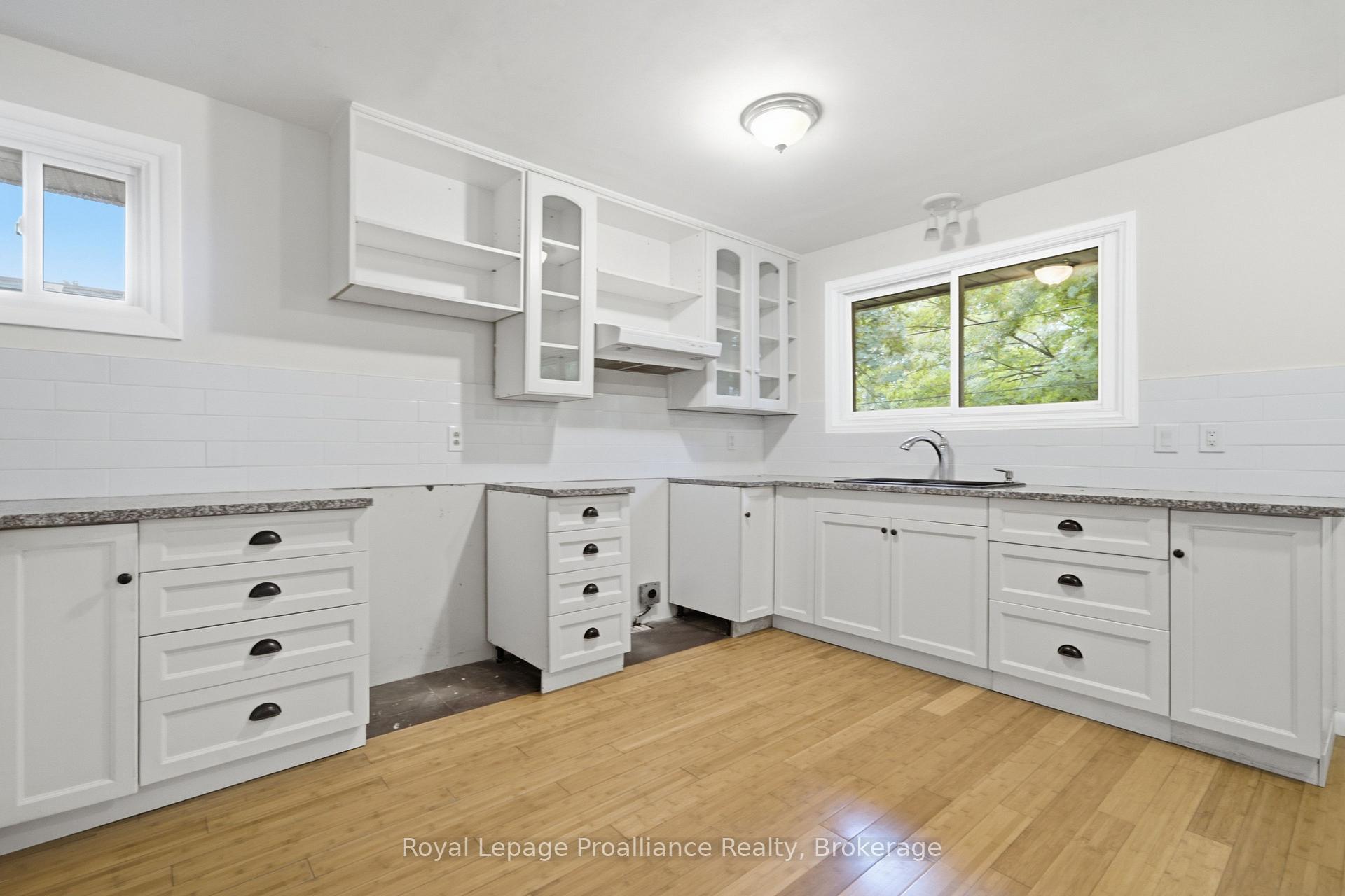 Photo 12 of 156 Pinehill Crescent, Belleville, Thurlow Ward — HOMEH