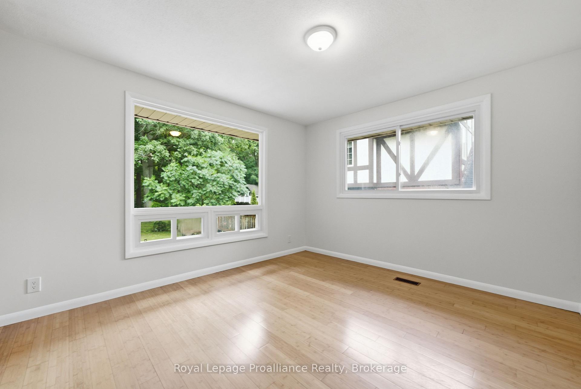 Photo 15 of 156 Pinehill Crescent, Belleville, Thurlow Ward — HOMEH