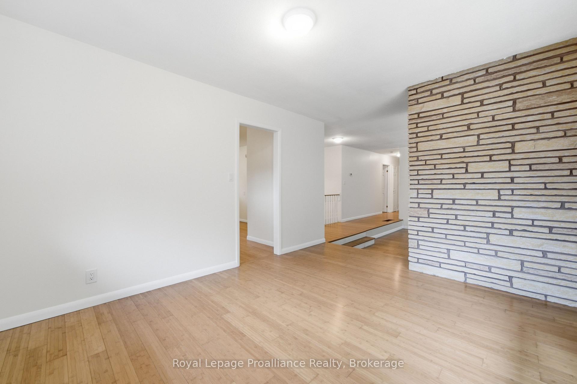 Photo 16 of 156 Pinehill Crescent, Belleville, Thurlow Ward — HOMEH