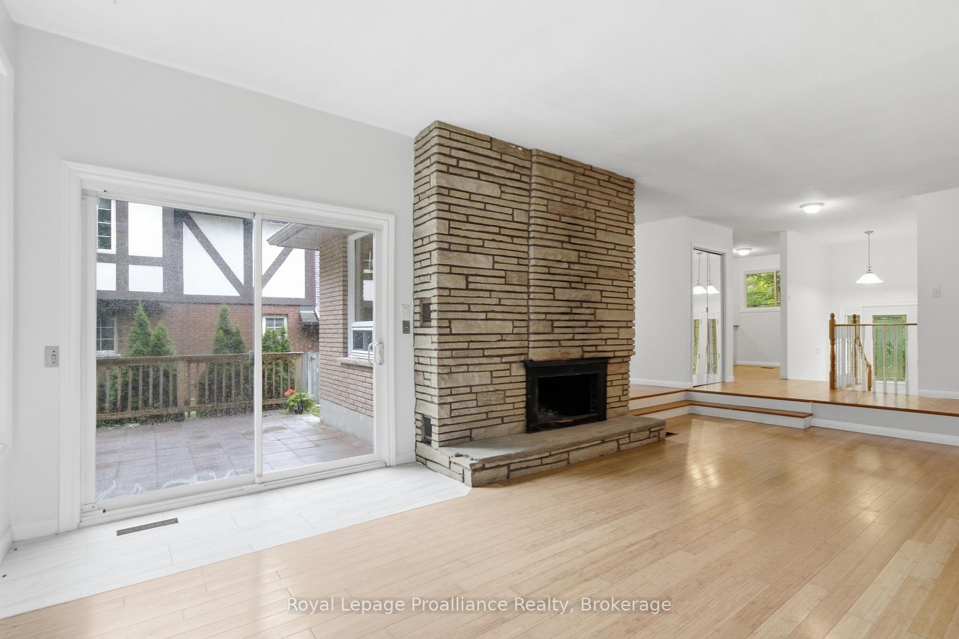 Photo 18 of 156 Pinehill Crescent, Belleville, Thurlow Ward — HOMEH