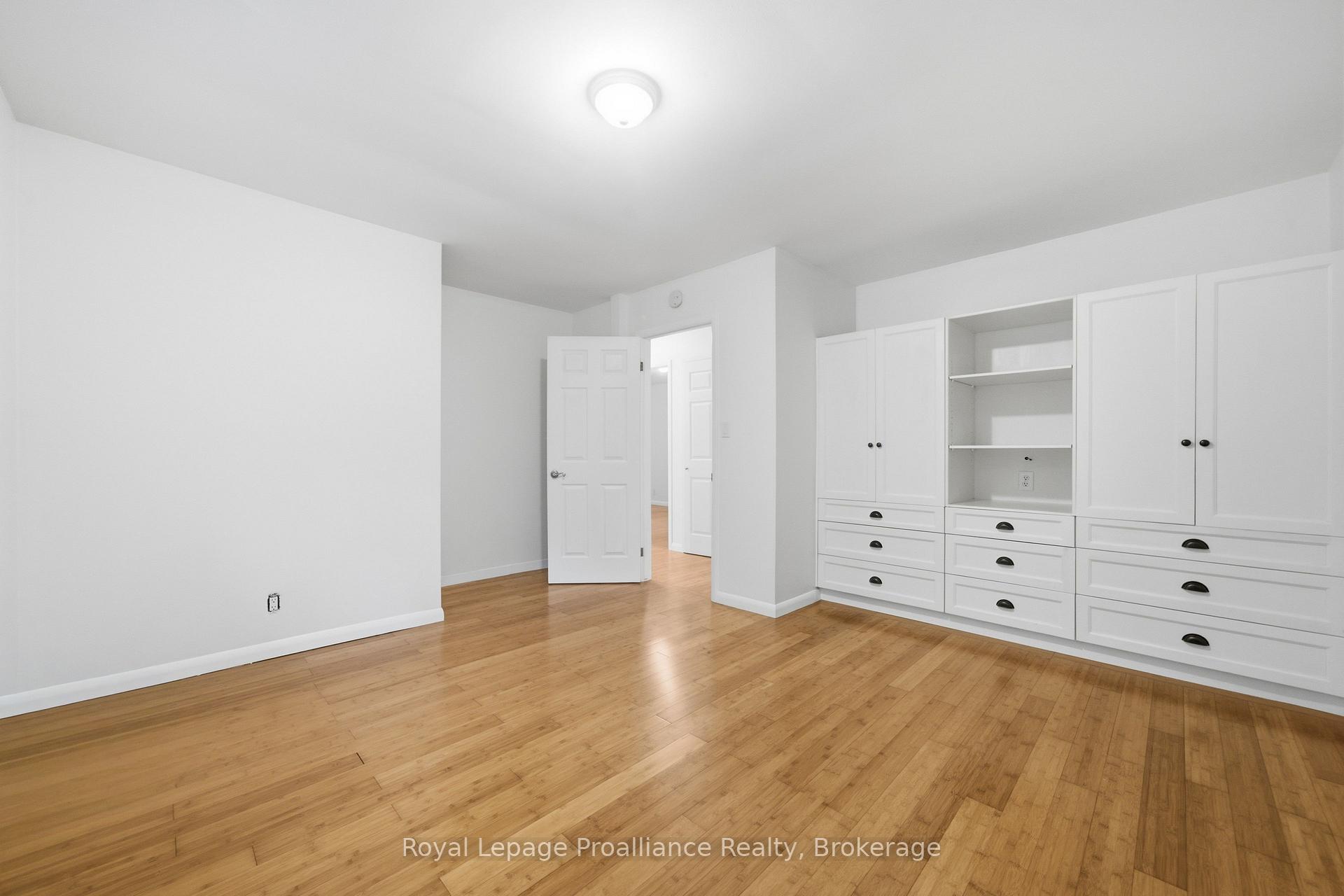 Photo 24 of 156 Pinehill Crescent, Belleville, Thurlow Ward — HOMEH