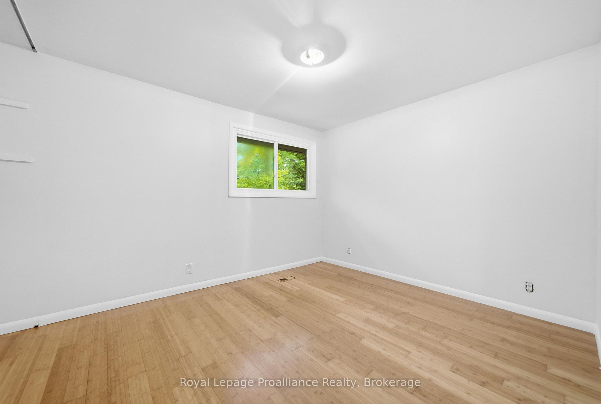 Photo 25 of 156 Pinehill Crescent, Belleville, Thurlow Ward — HOMEH