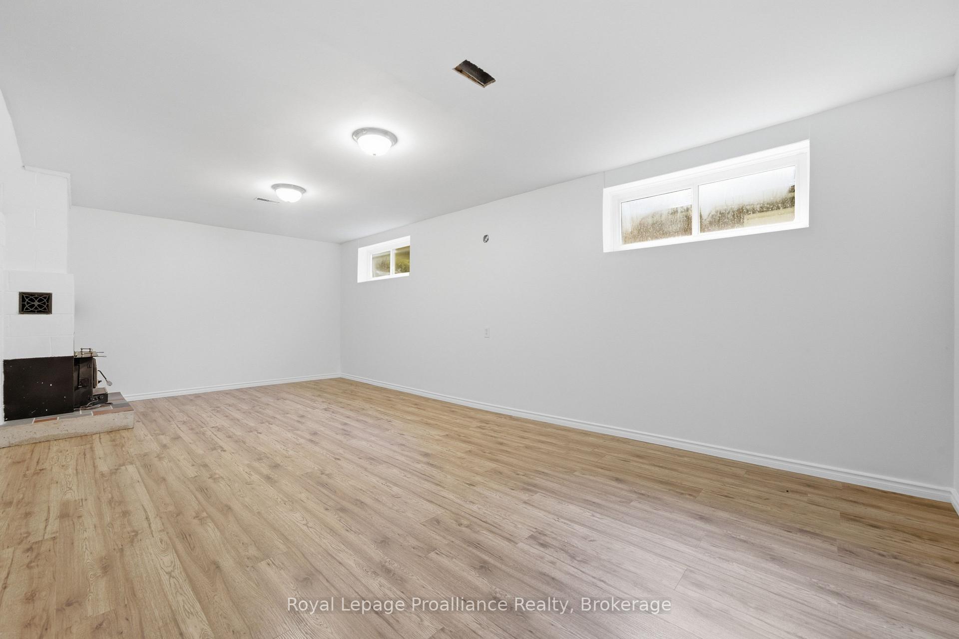Photo 28 of 156 Pinehill Crescent, Belleville, Thurlow Ward — HOMEH
