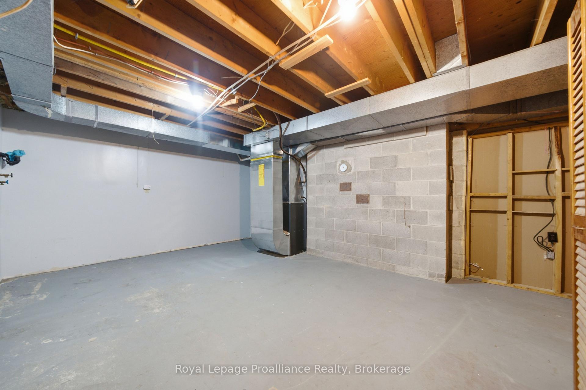 Photo 31 of 156 Pinehill Crescent, Belleville, Thurlow Ward — HOMEH