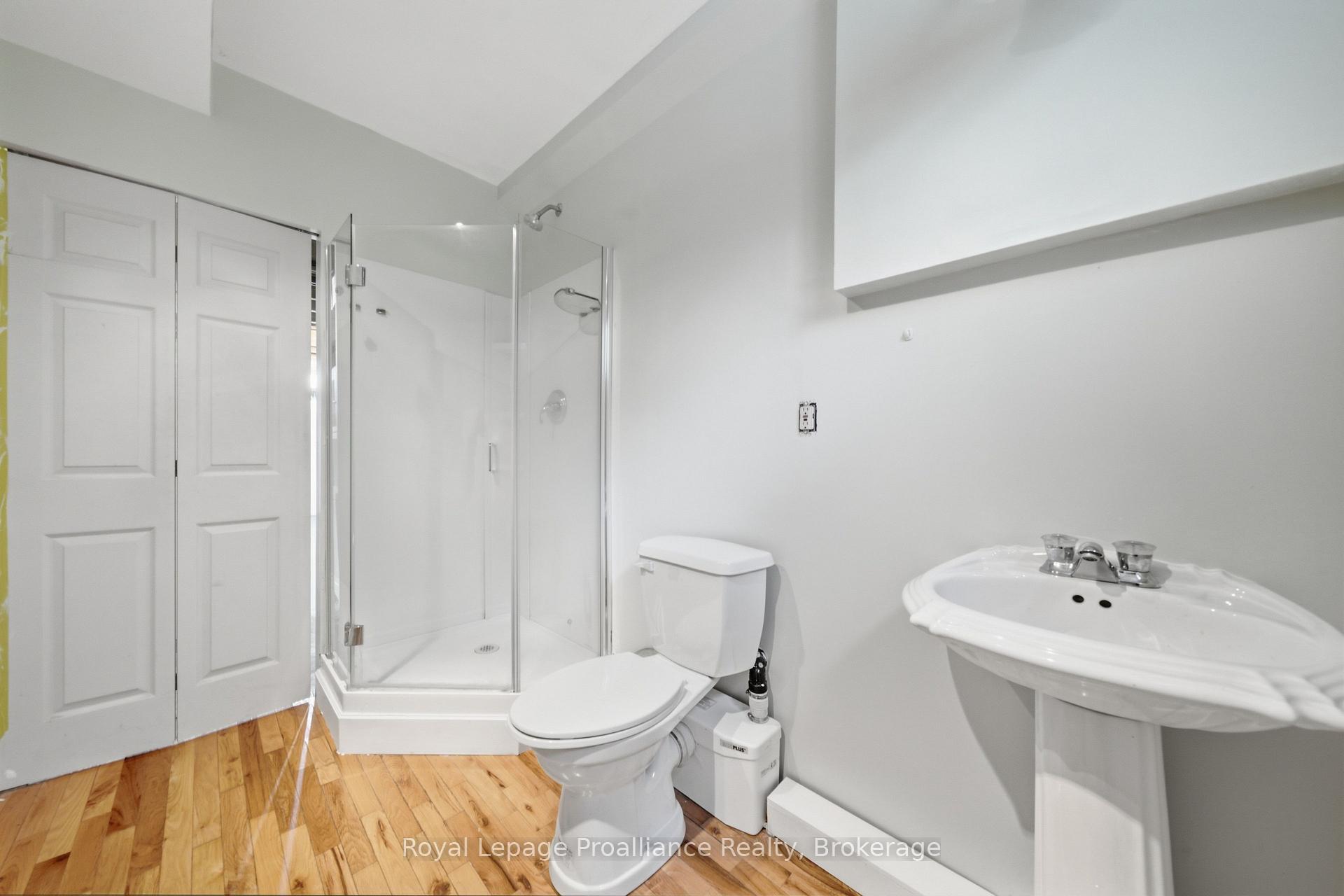 Photo 33 of 156 Pinehill Crescent, Belleville, Thurlow Ward — HOMEH