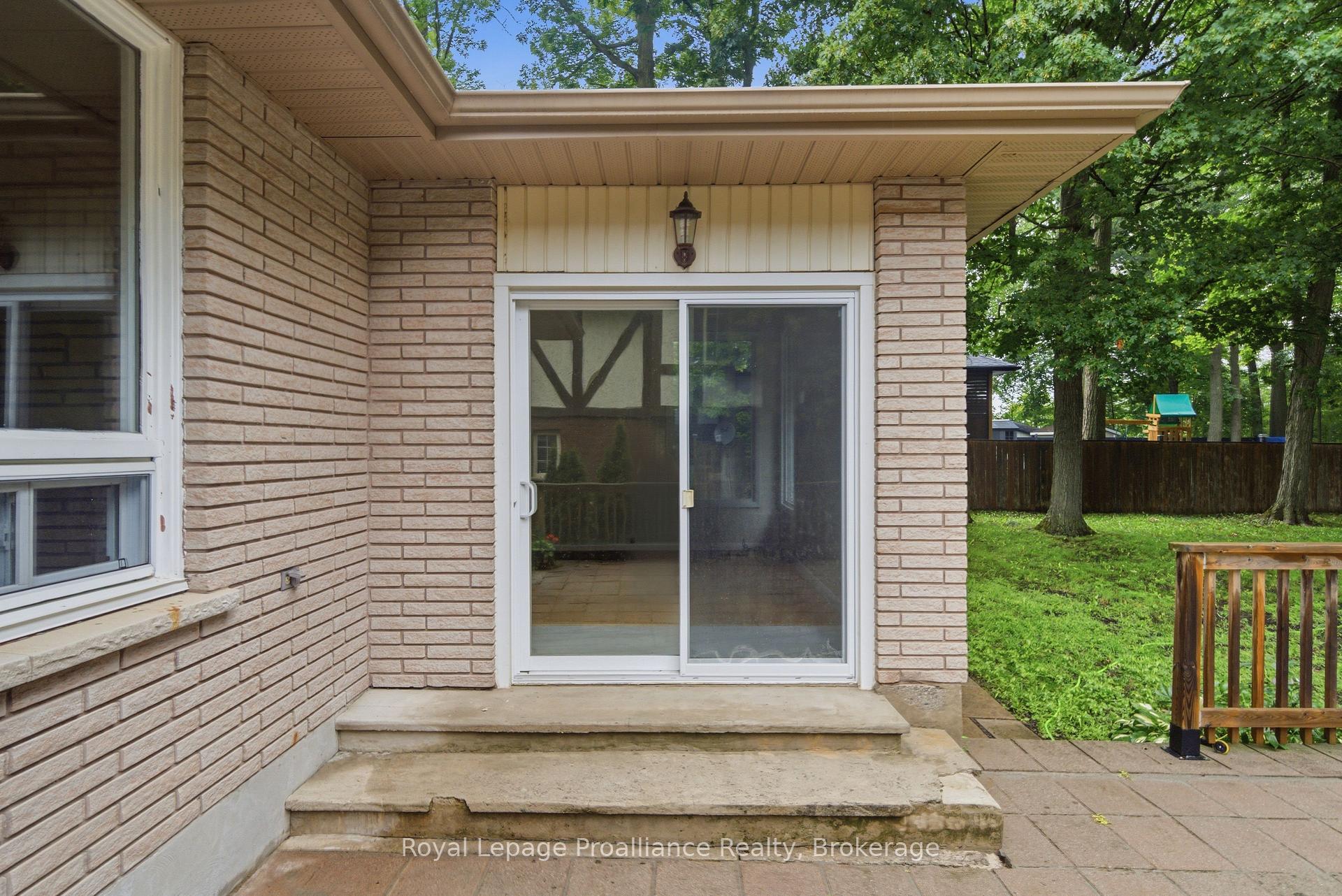 Photo 35 of 156 Pinehill Crescent, Belleville, Thurlow Ward — HOMEH