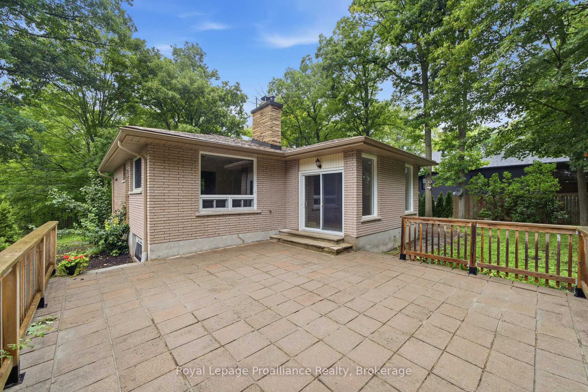 Photo 37 of 156 Pinehill Crescent, Belleville, Thurlow Ward — HOMEH