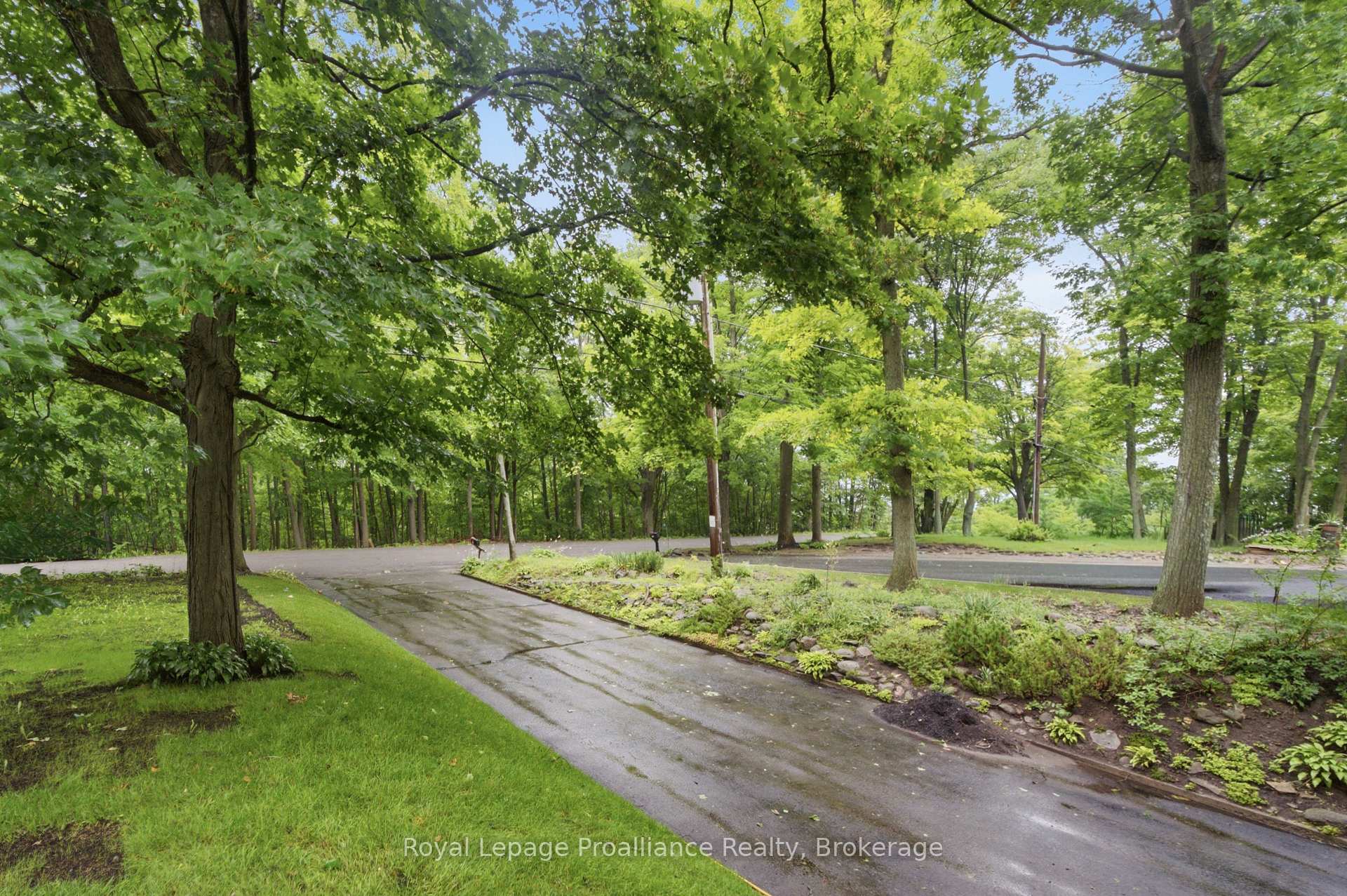 Photo 48 of 156 Pinehill Crescent, Belleville, Thurlow Ward — HOMEH