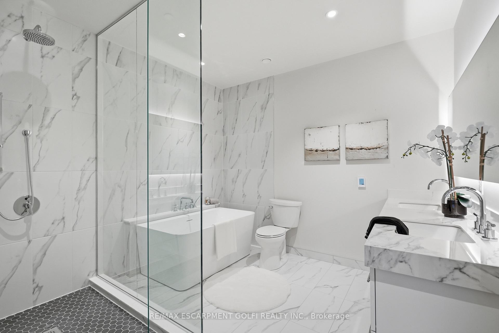 Photo 17 of Unit 409, 123 Maurice Drive, Oakville, Central — HOMEH