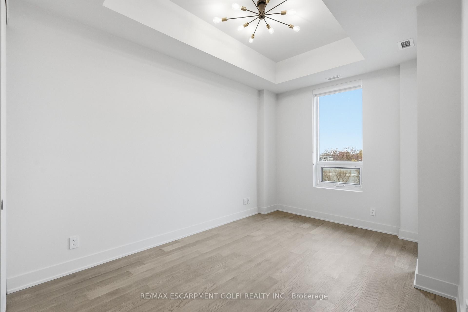 Photo 20 of Unit 409, 123 Maurice Drive, Oakville, Central — HOMEH