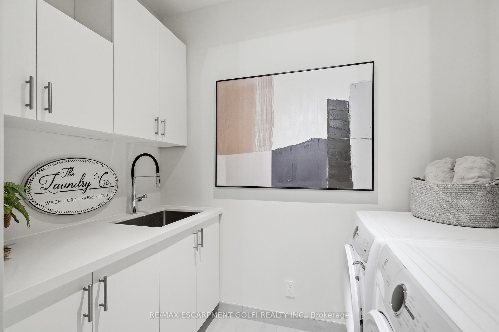 Photo 26 of Unit 409, 123 Maurice Drive, Oakville, Central — HOMEH