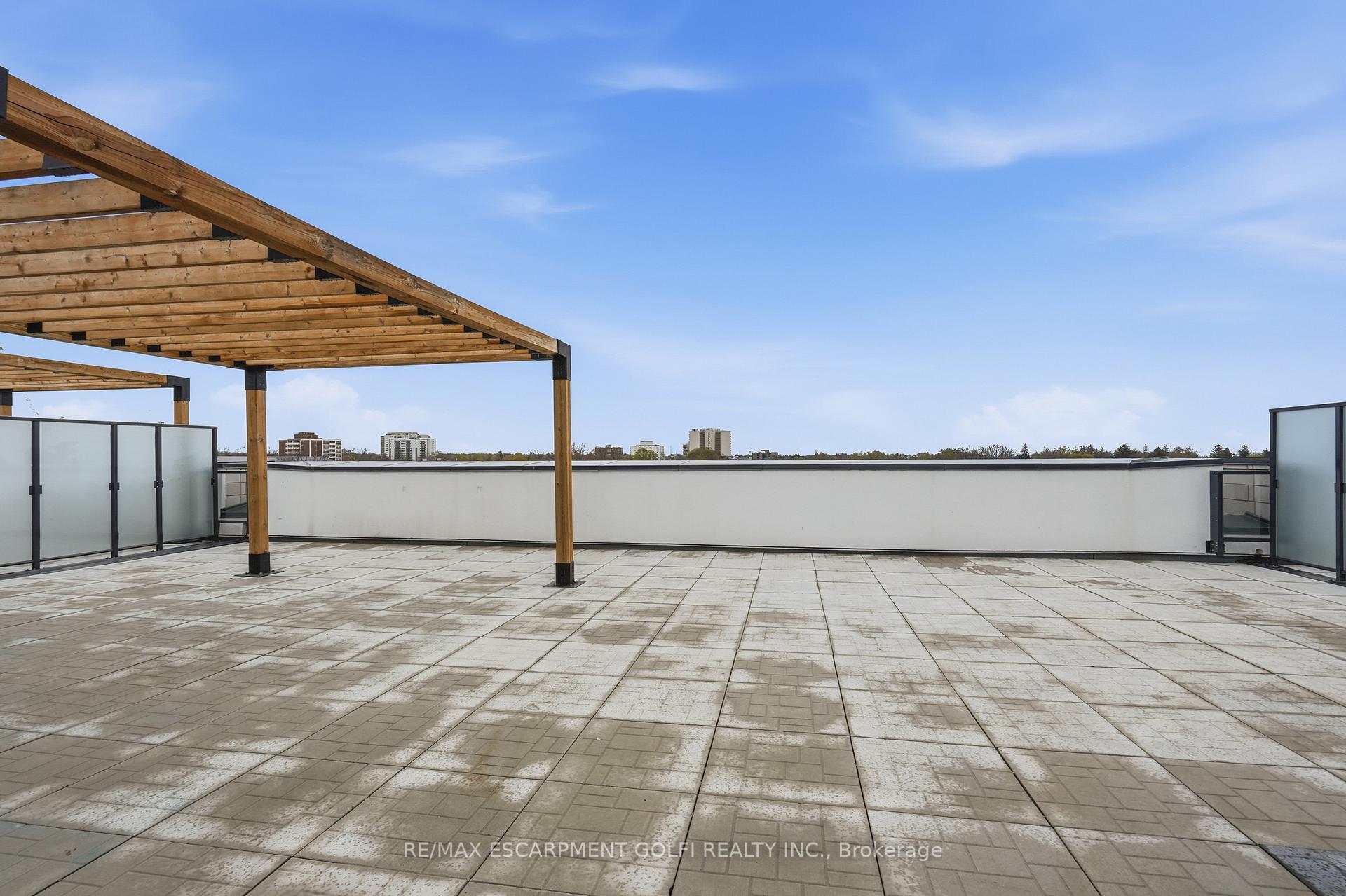 Photo 32 of Unit 409, 123 Maurice Drive, Oakville, Central — HOMEH