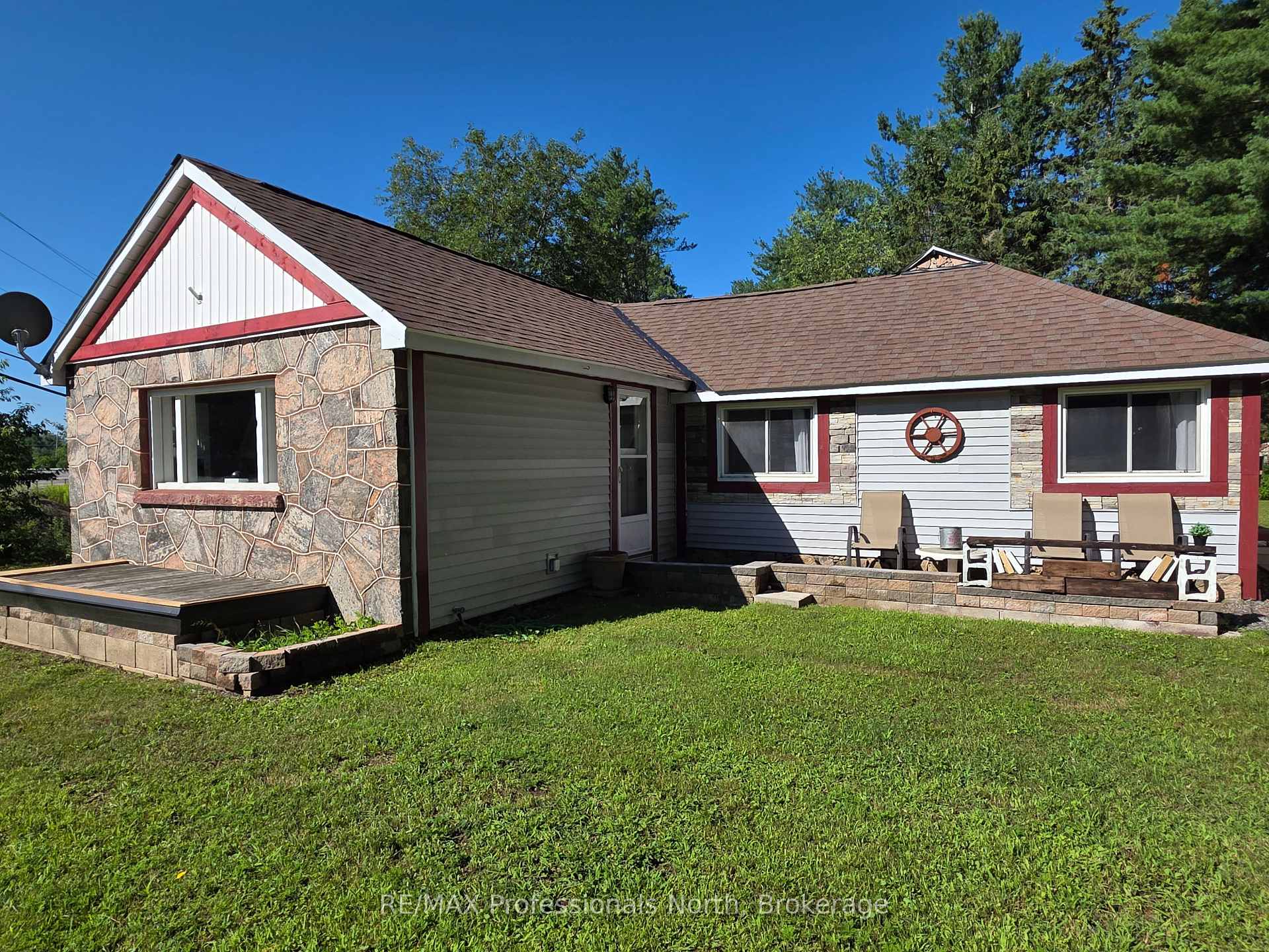 Photo 3 of 1007 West Road, Minden Hills, Minden — HOMEH