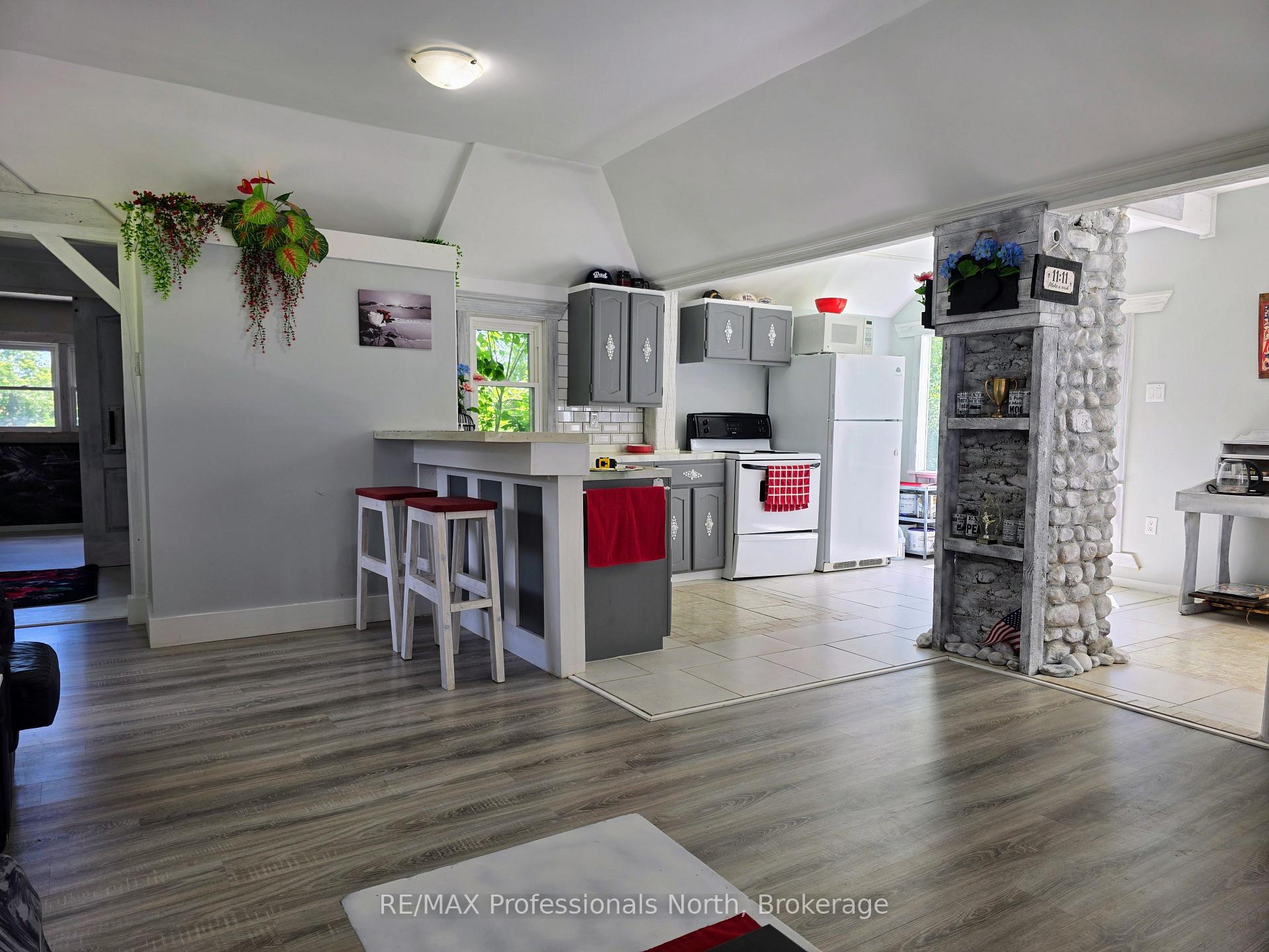 Photo 7 of 1007 West Road, Minden Hills, Minden — HOMEH