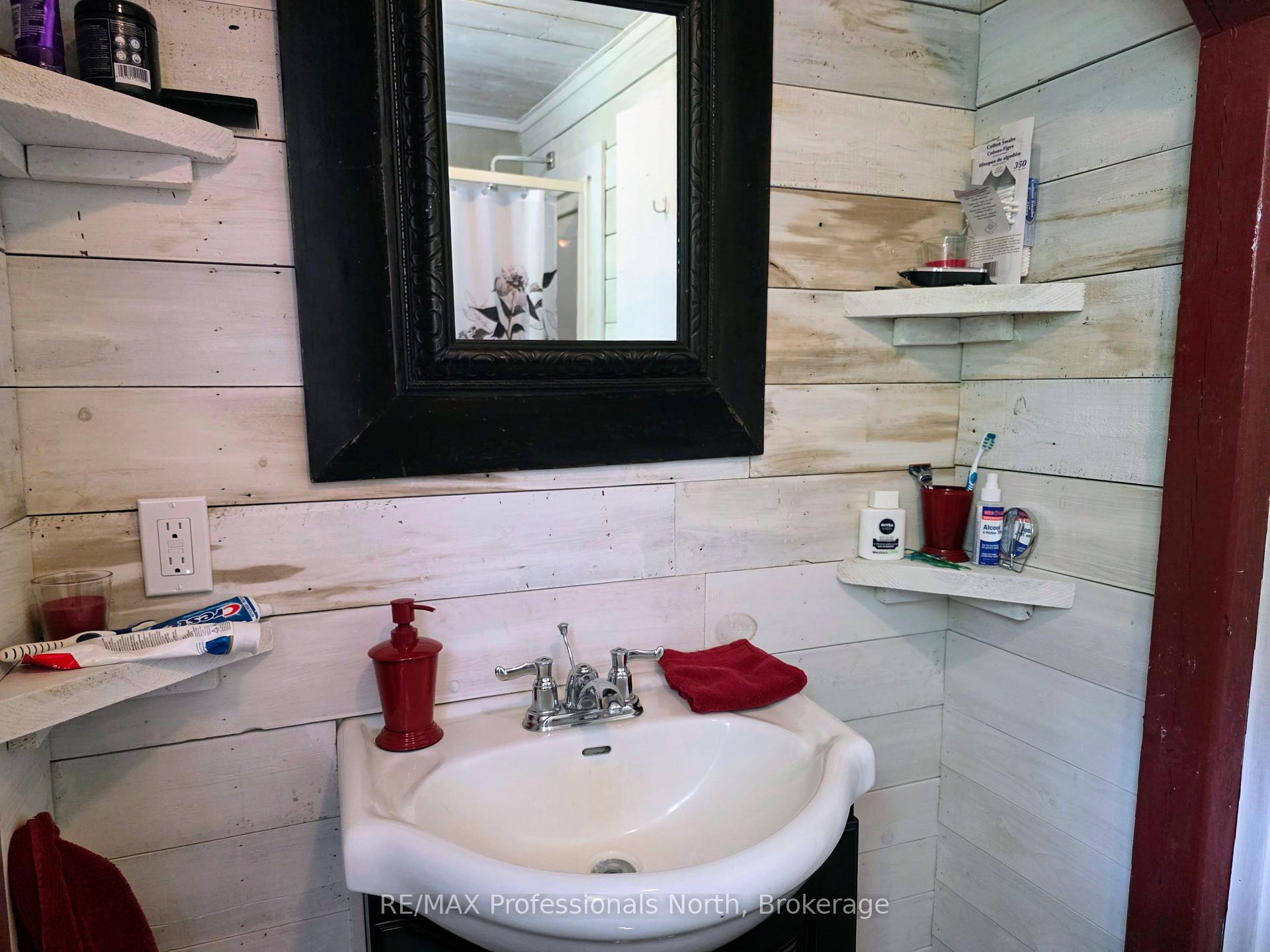 Photo 18 of 1007 West Road, Minden Hills, Minden — HOMEH